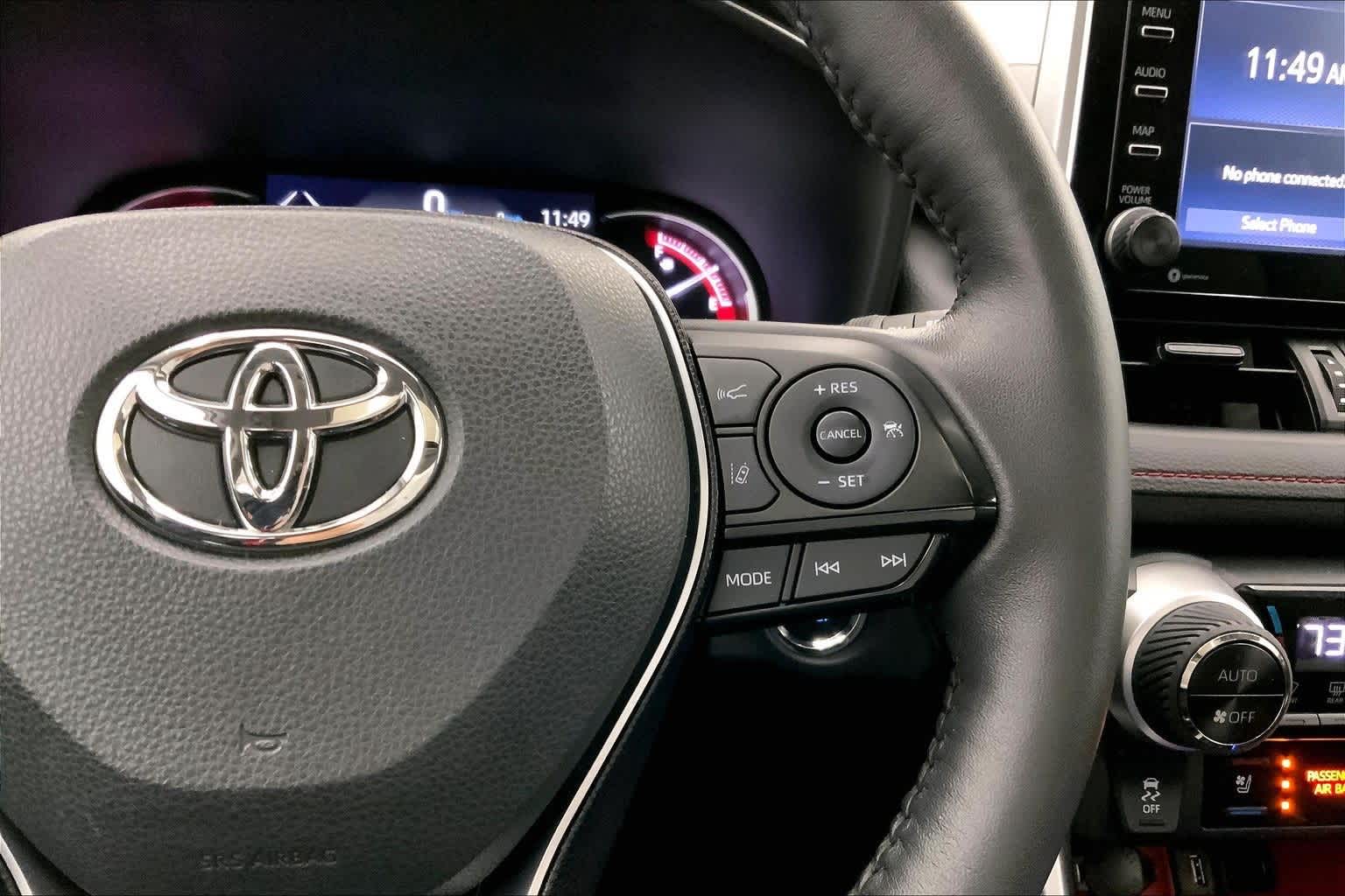 Thumbnail: 2021 Toyota RAV4 - 25