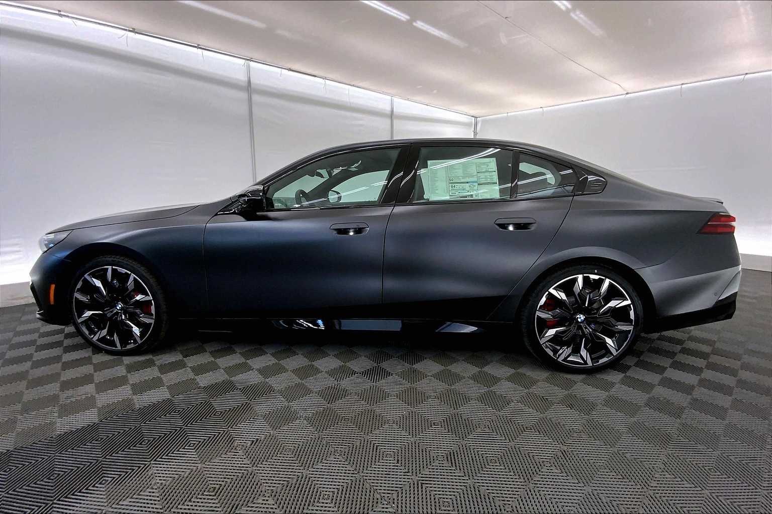 Thumbnail: 2025 BMW i5 - 3