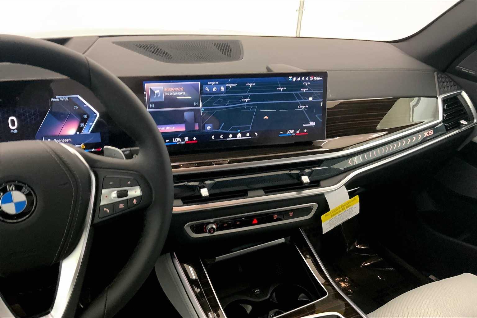 Thumbnail: 2026 BMW X5 - 16