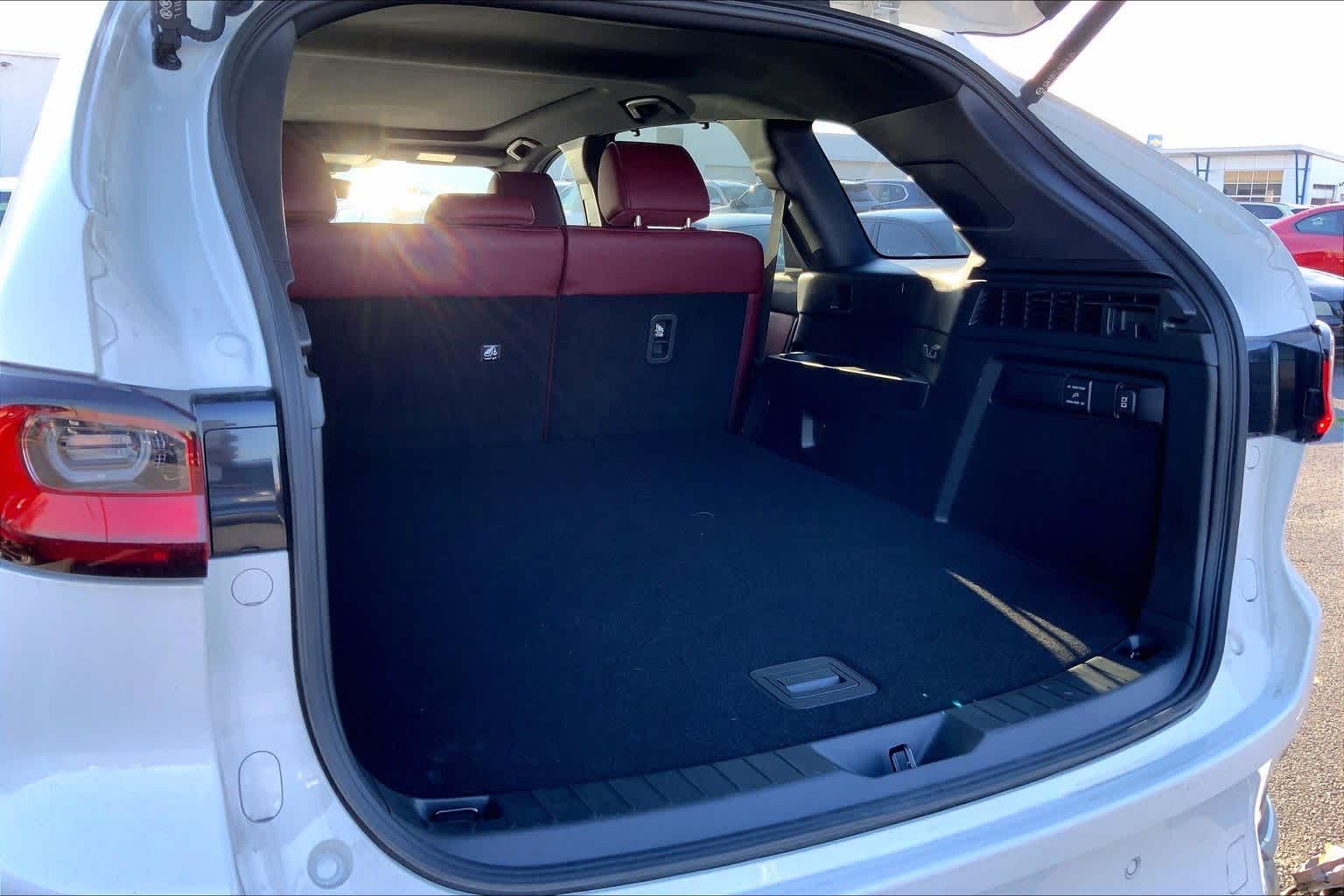 Thumbnail: 2025 Mazda CX-70 - 19