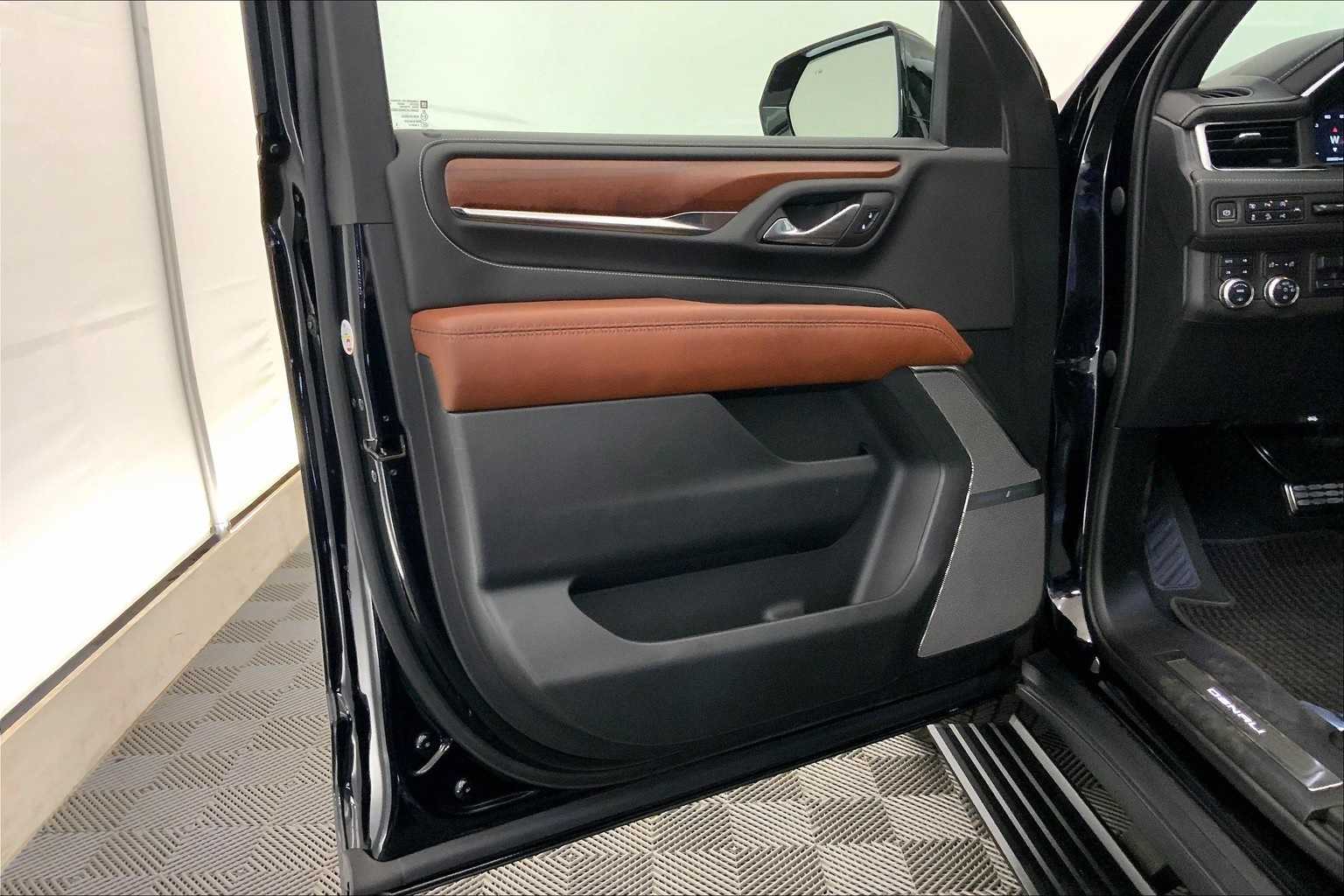 Thumbnail: 2023 GMC Yukon - 27