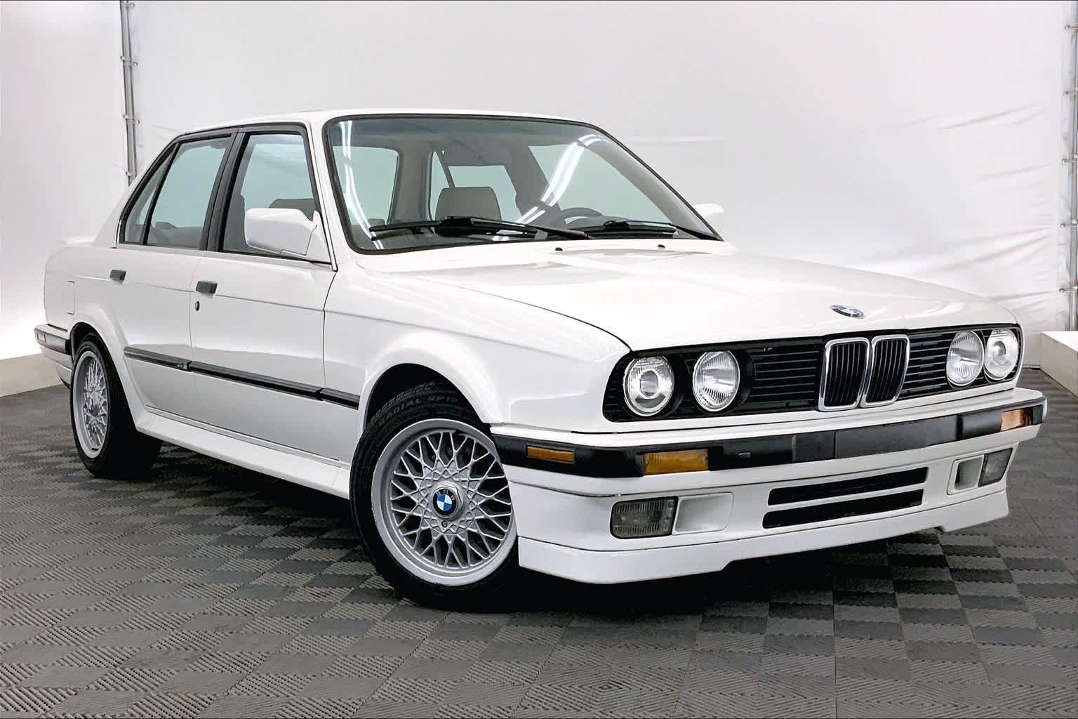 Thumbnail: 1991 BMW 3 Series - 21