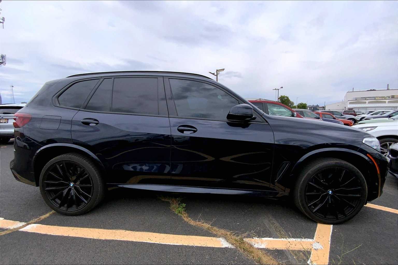Thumbnail: 2022 BMW X5 - 9