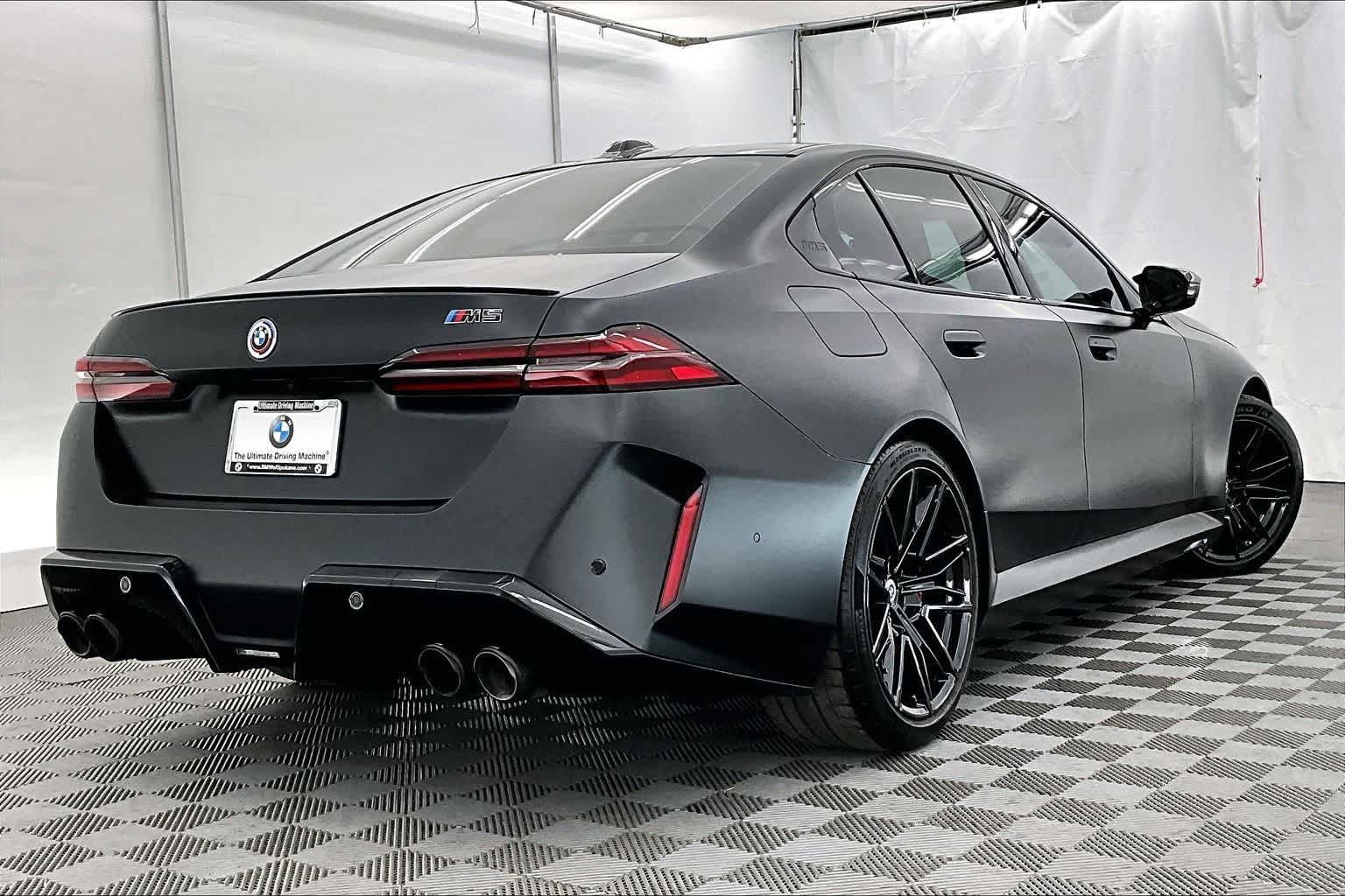 Thumbnail: 2026 BMW M5 - 22