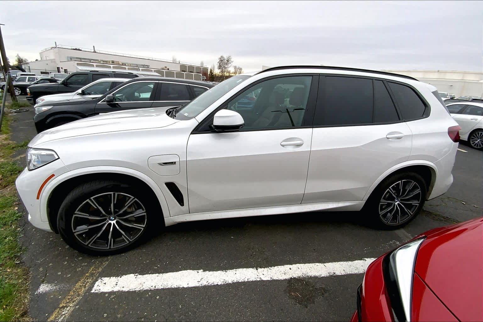 Thumbnail: 2023 BMW X5 - 3
