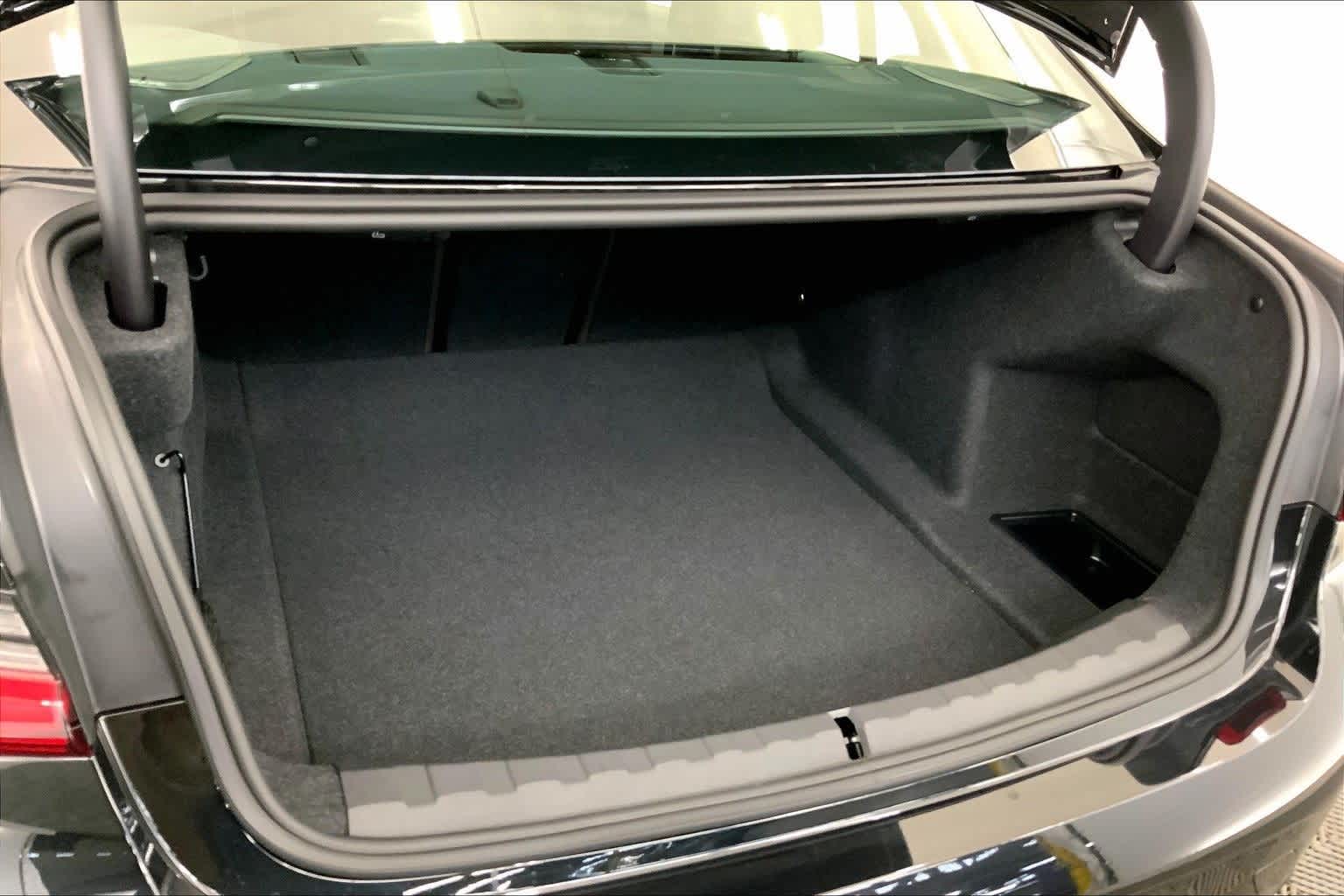 Thumbnail: 2026 BMW 3 Series - 19