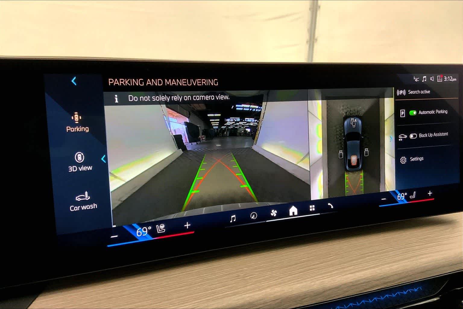 Thumbnail: 2025 BMW i4 - 26