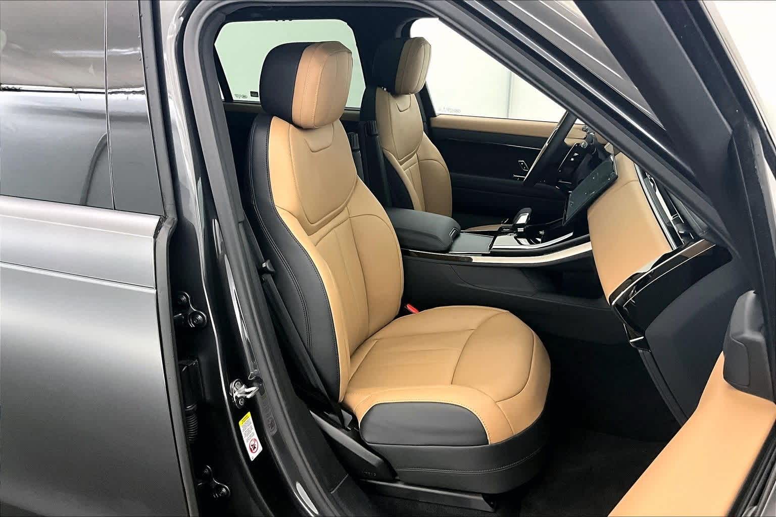 Thumbnail: 2026 Land Rover Range Rover Sport - 13