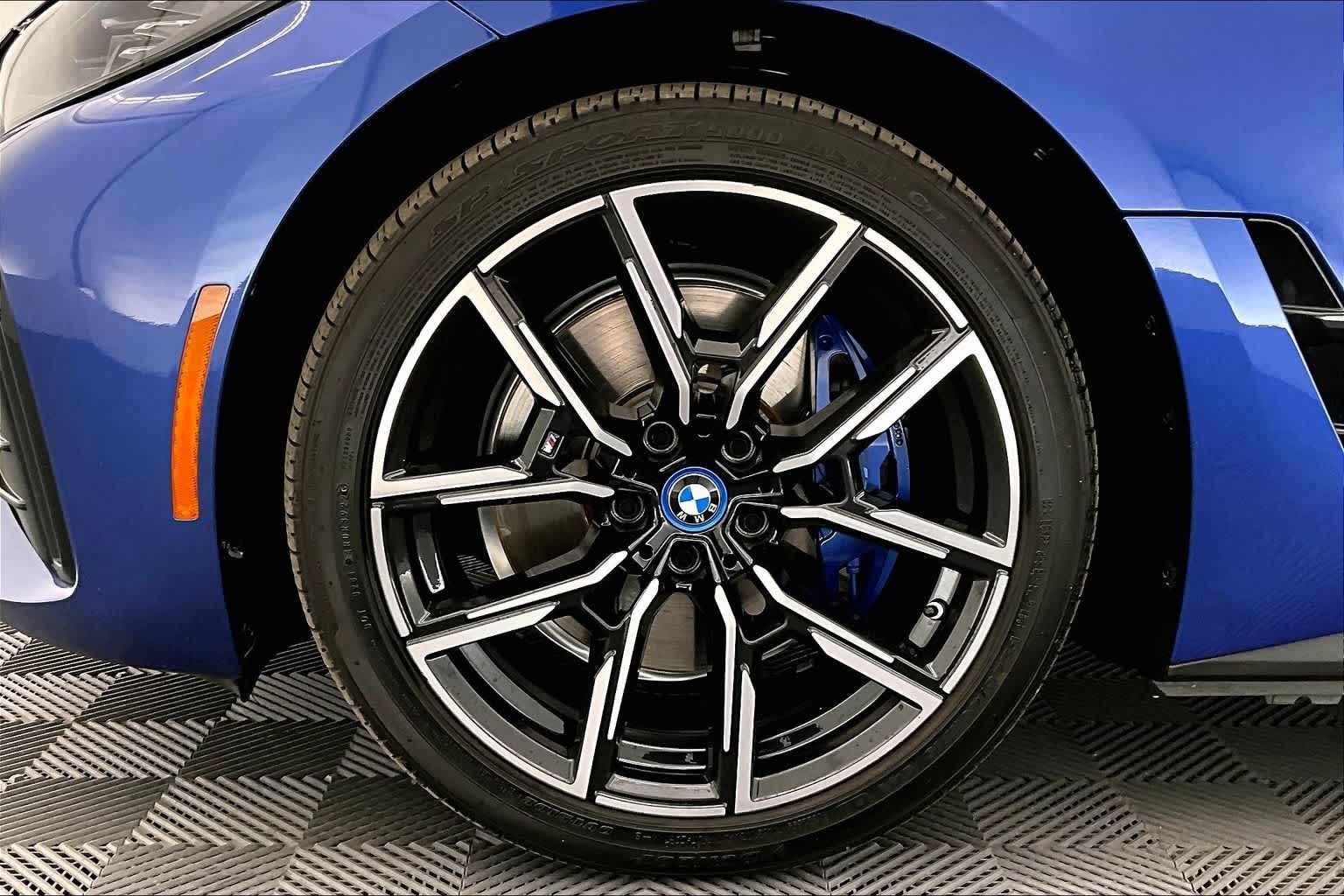 Thumbnail: 2023 BMW i4 - 8