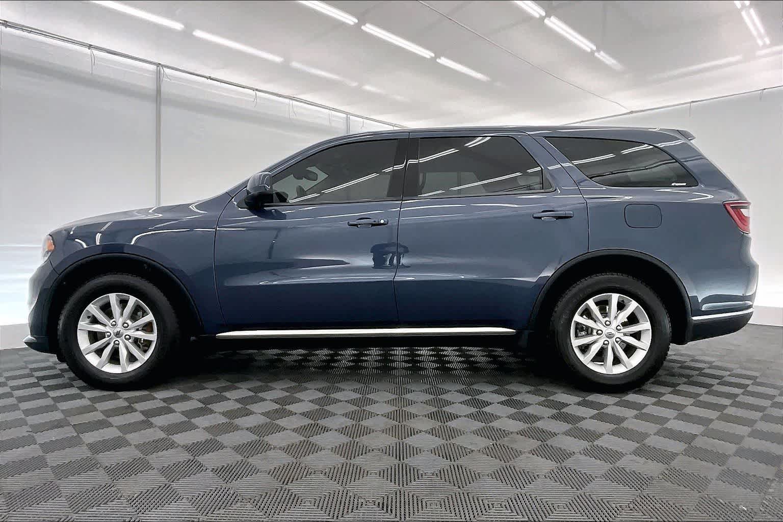 Thumbnail: 2019 Dodge Durango - 3