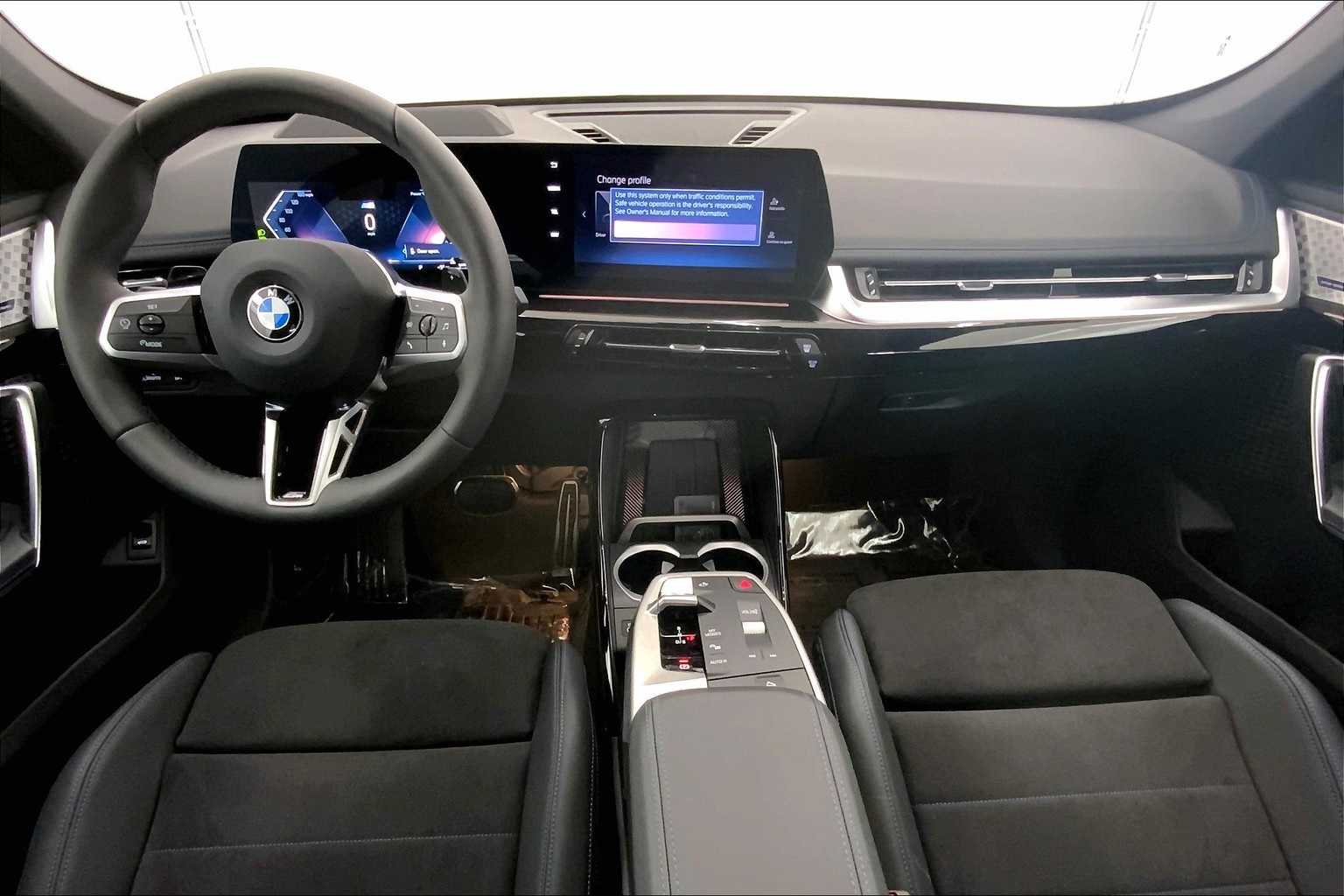 Thumbnail: 2025 BMW X1 - 10