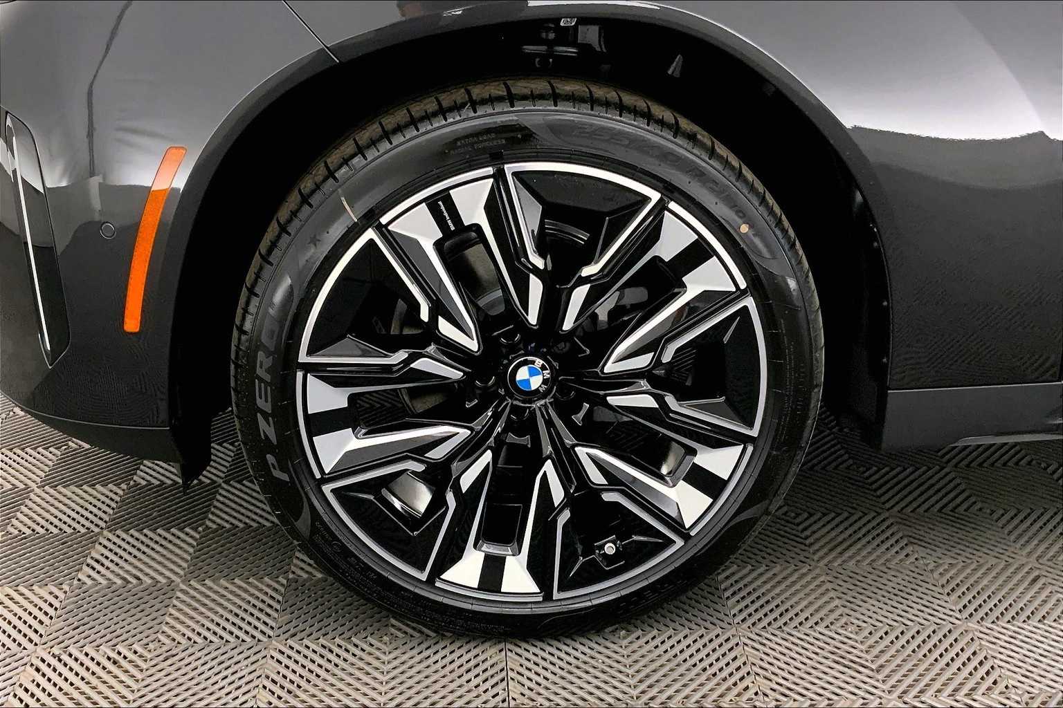 Thumbnail: 2025 BMW X3 - 8