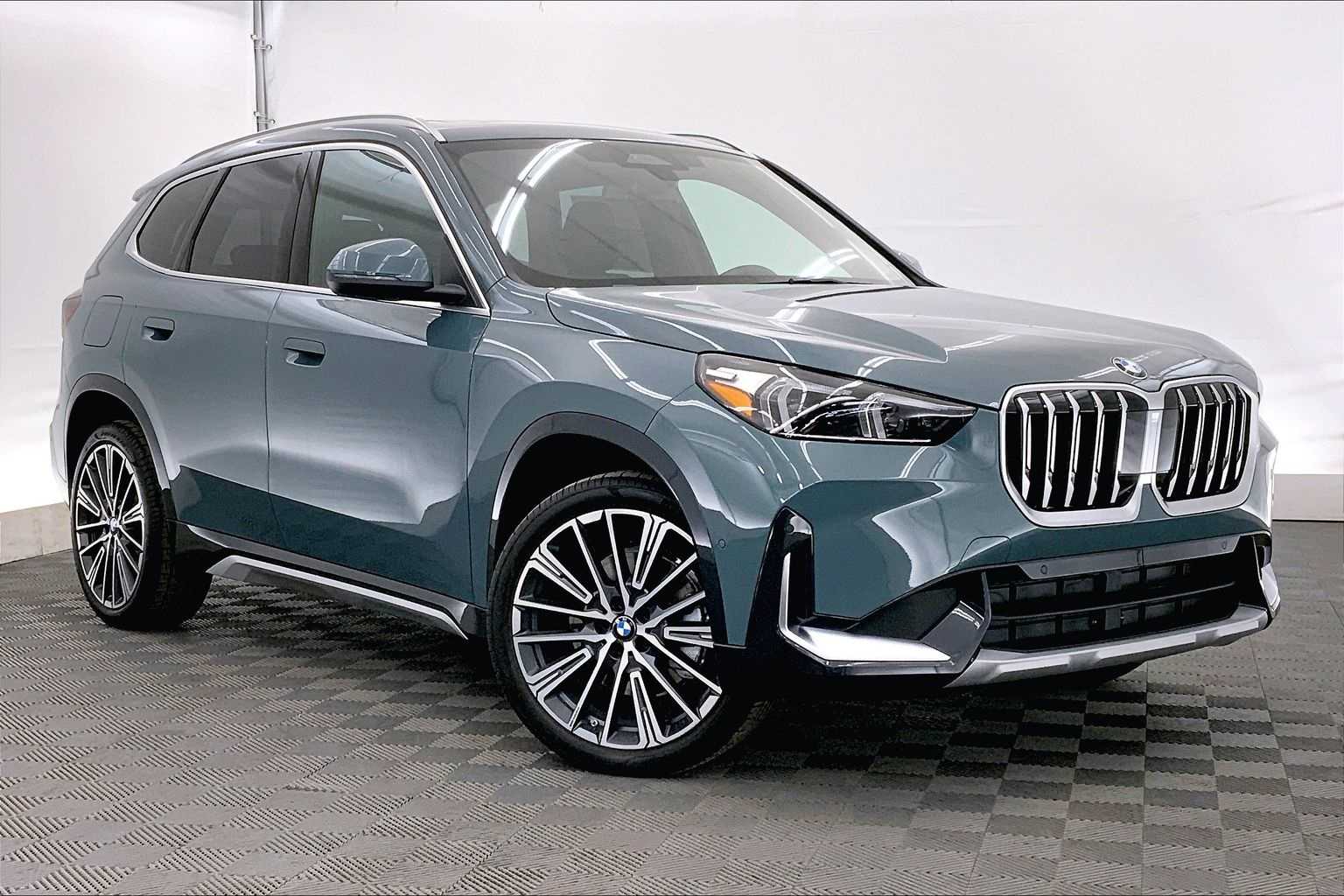 Thumbnail: 2025 BMW X1 - 21