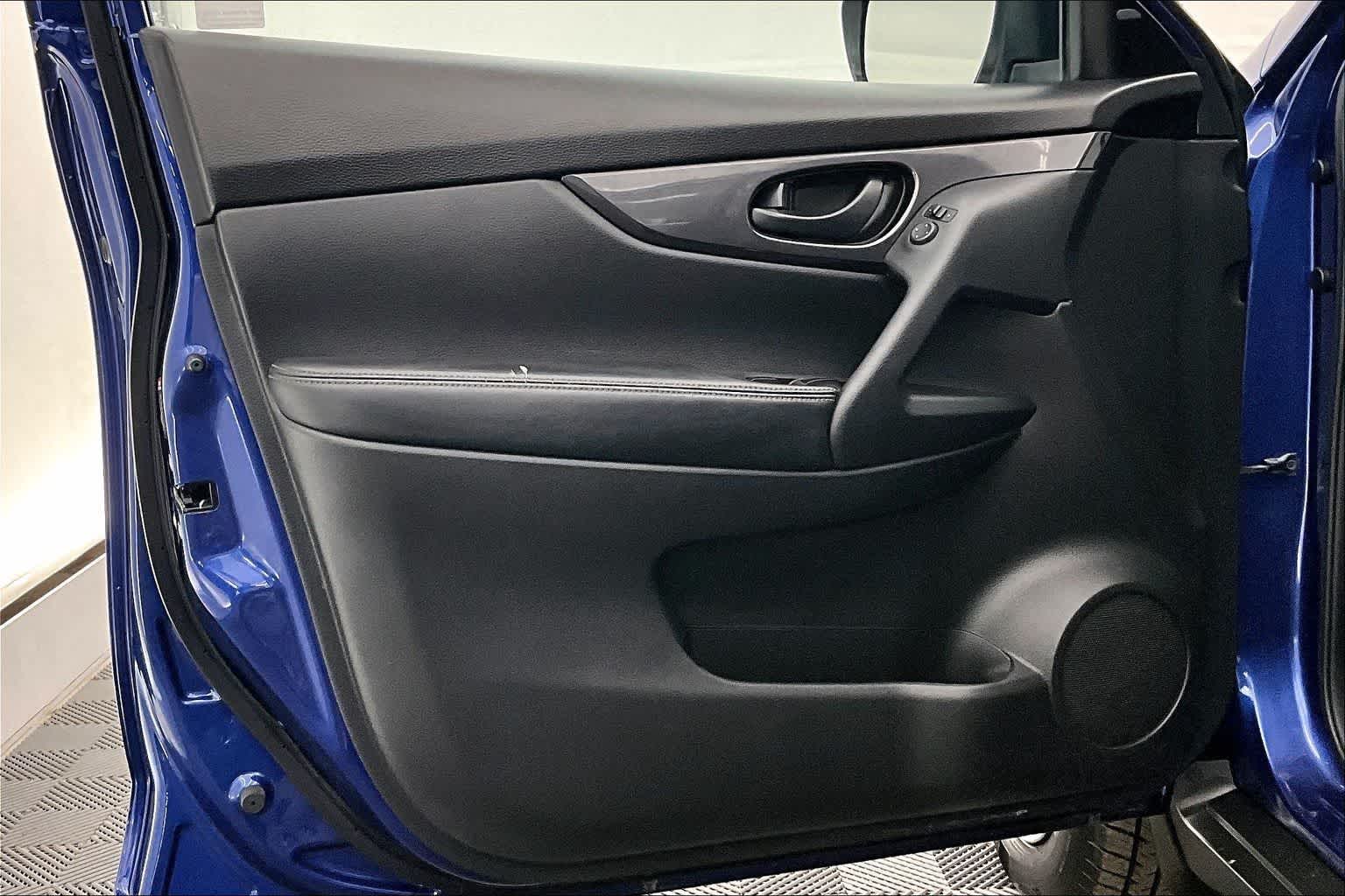 Thumbnail: 2020 Nissan Rogue - 28