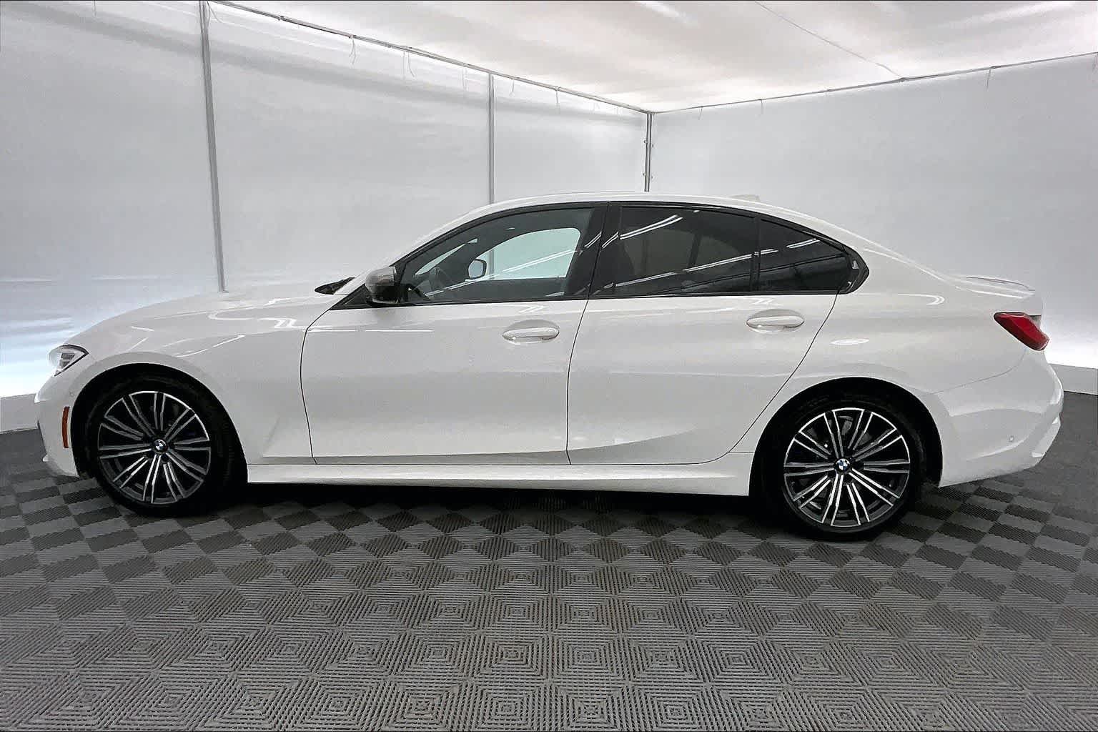 Thumbnail: 2020 BMW 3 Series - 3