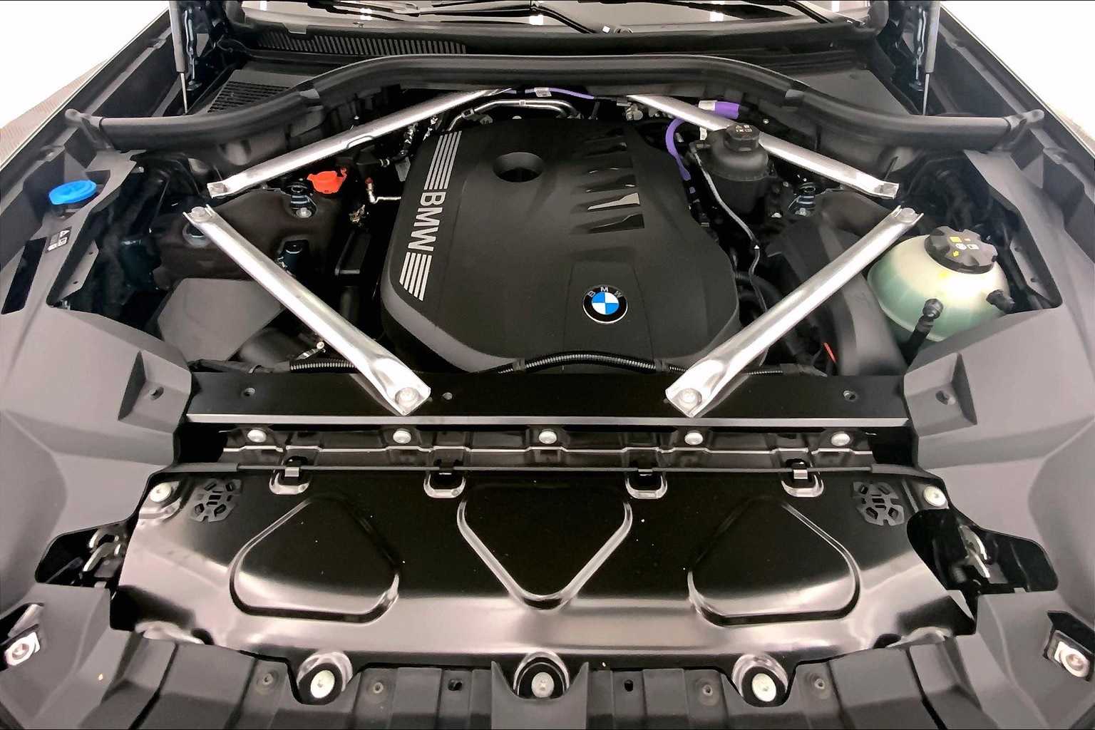 Thumbnail: 2026 BMW X7 - 9