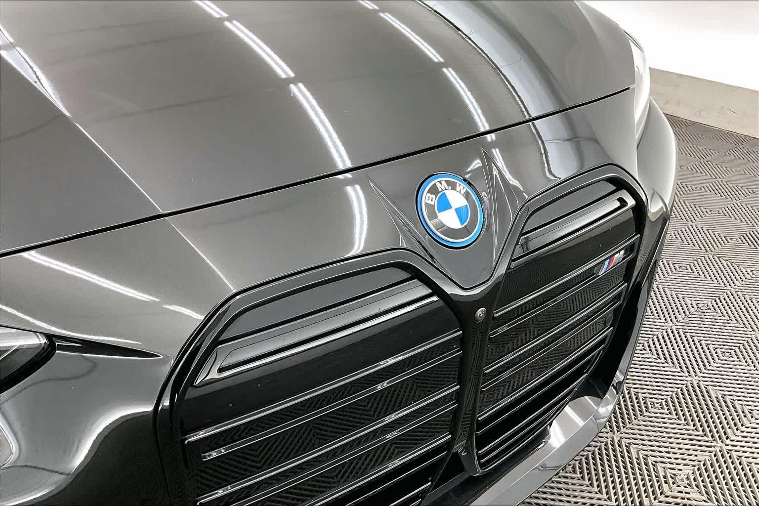 Thumbnail: 2025 BMW i4 - 33