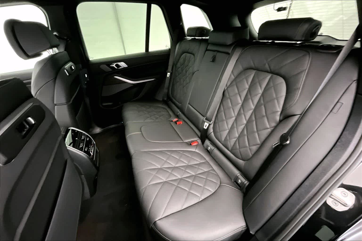 Thumbnail: 2026 BMW X5 - 13