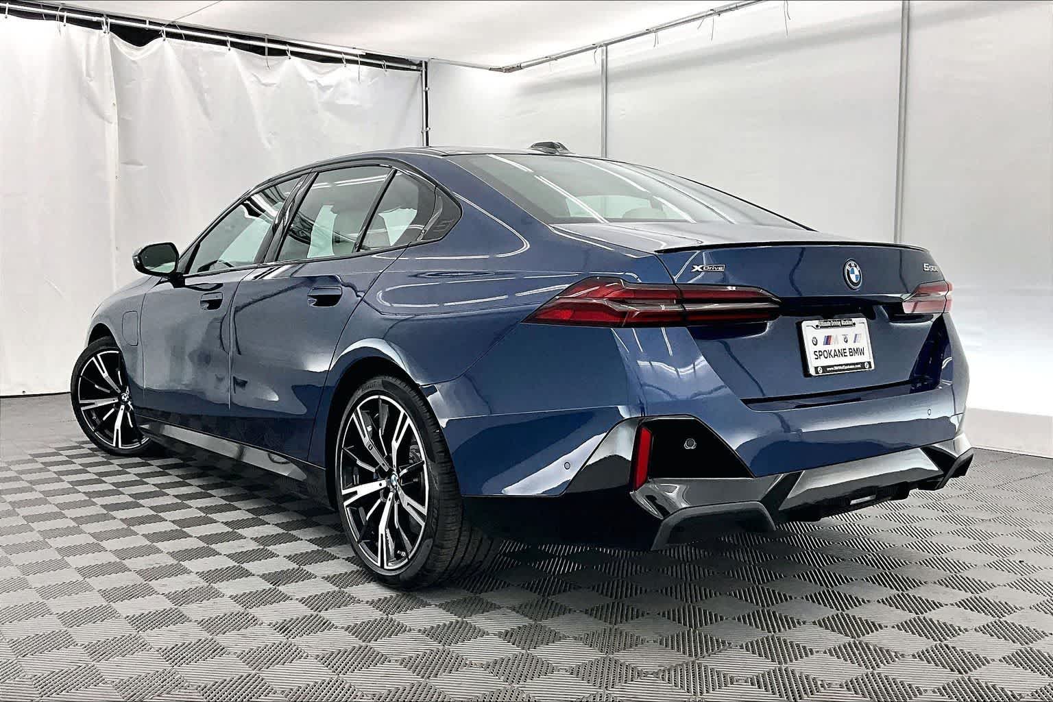 Thumbnail: 2026 BMW 5 Series - 4