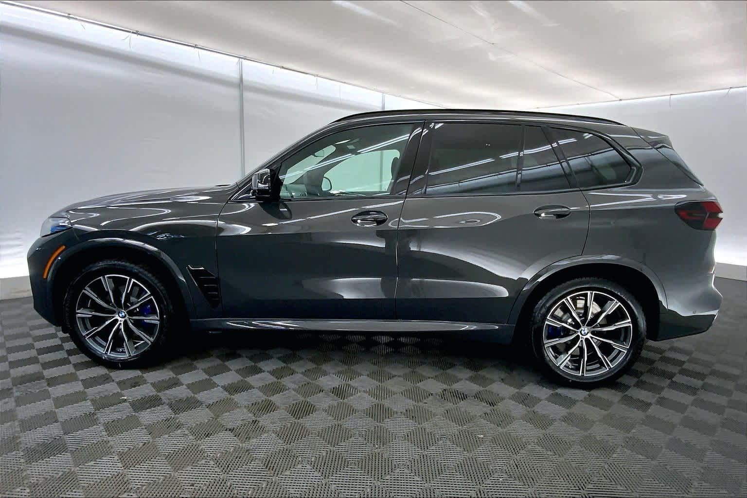 Thumbnail: 2026 BMW X5 - 3