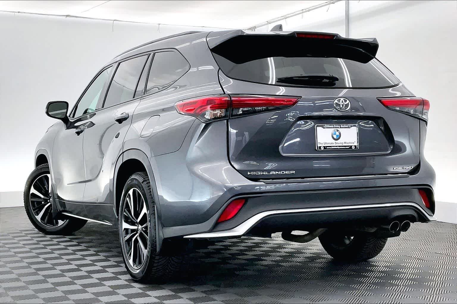 Thumbnail: 2021 Toyota Highlander - 4