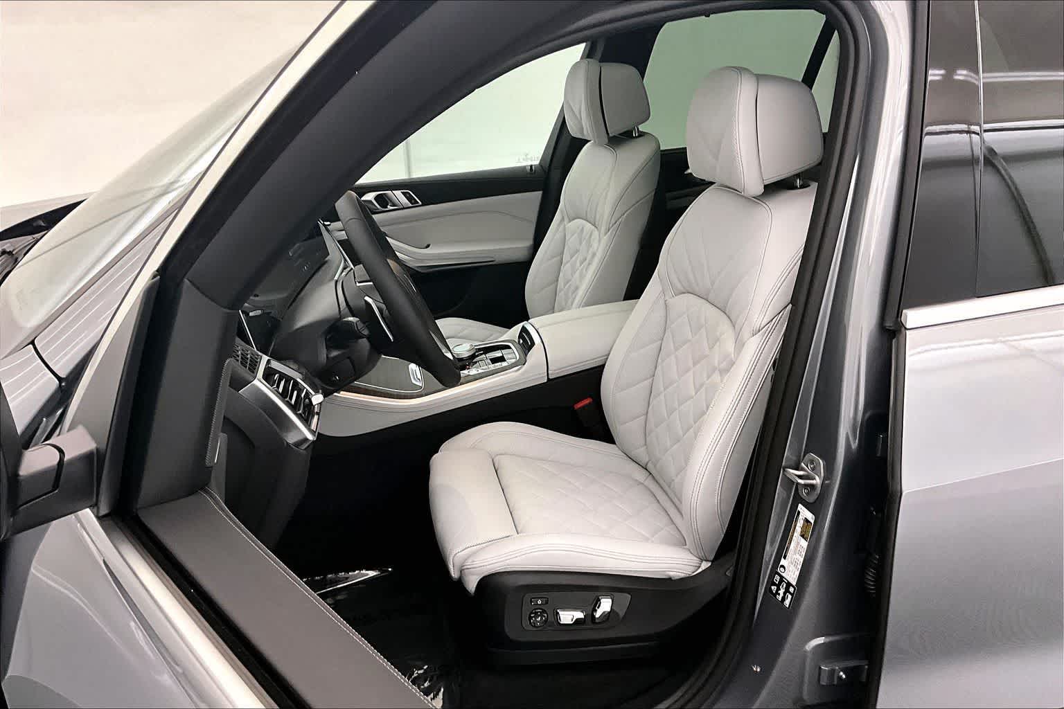 Thumbnail: 2026 BMW X5 - 11