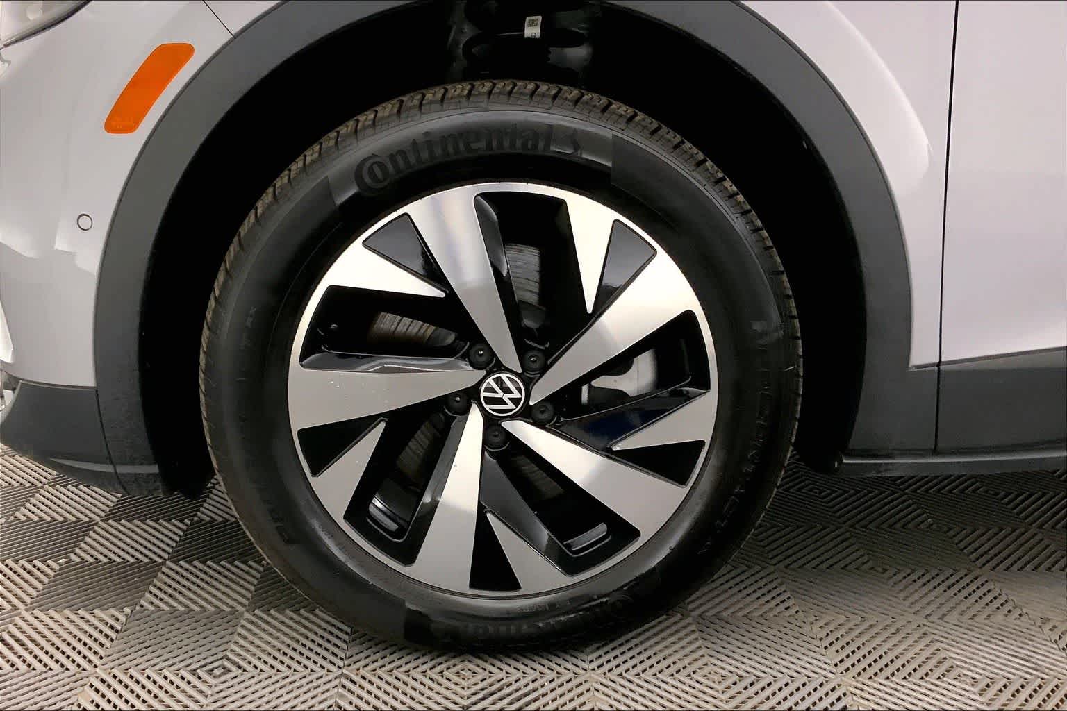 Thumbnail: 2023 Volkswagen ID.4 - 8