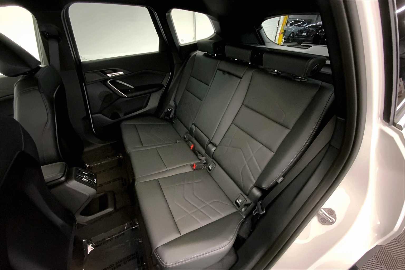 2025 BMW X1 xDrive28i 13