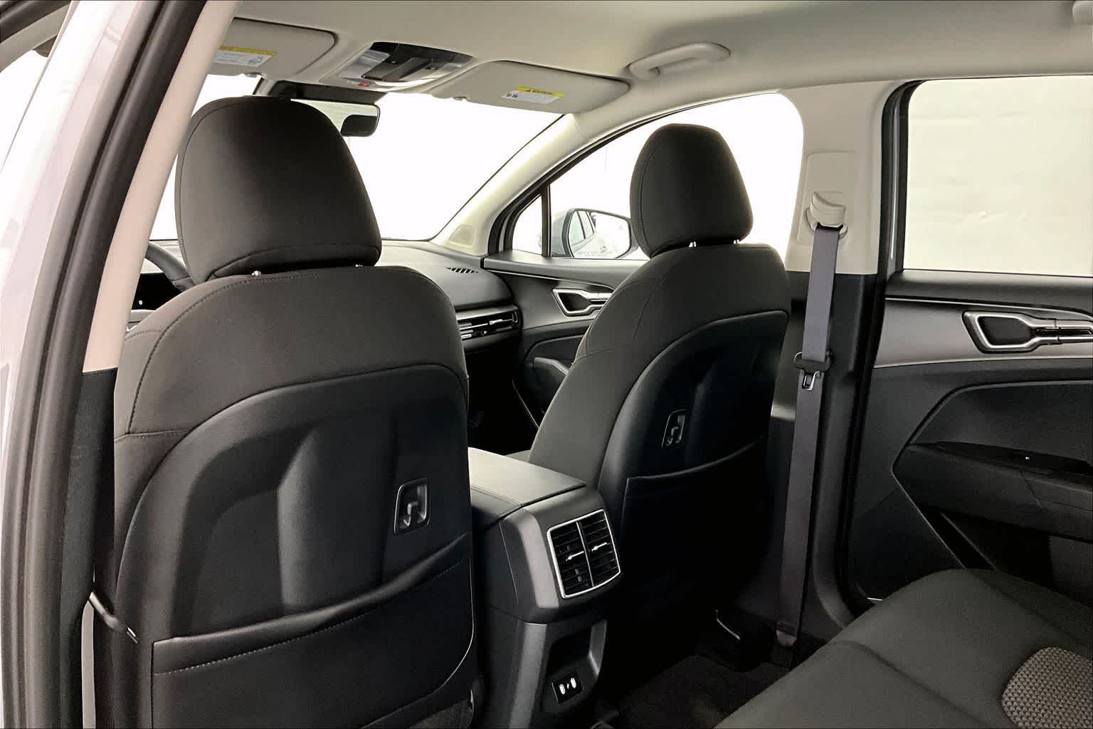 Thumbnail: 2026 Kia Sportage - 12