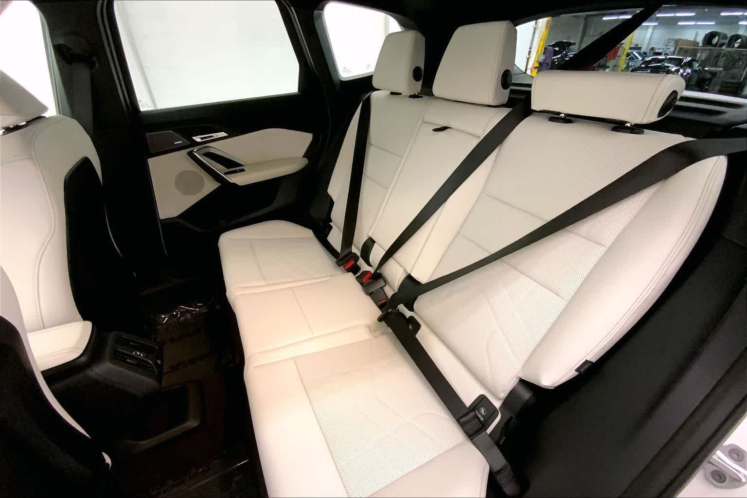 Thumbnail: 2026 BMW X1 - 13