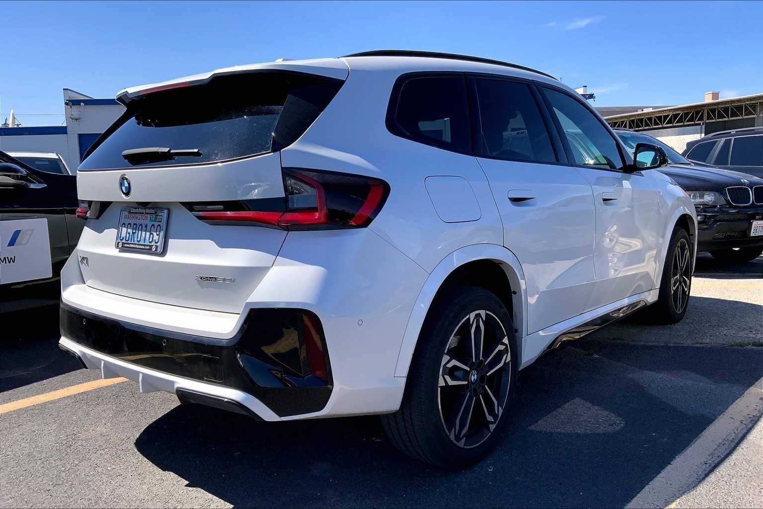 Thumbnail: 2023 BMW X1 - 19