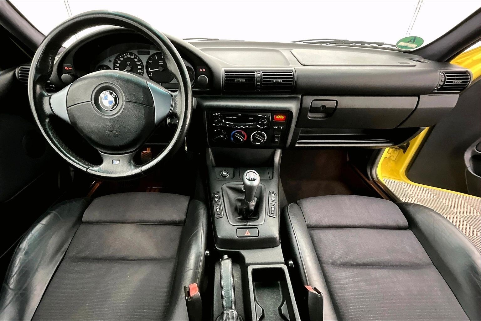 Thumbnail: 2000 BMW 2 Series - 10