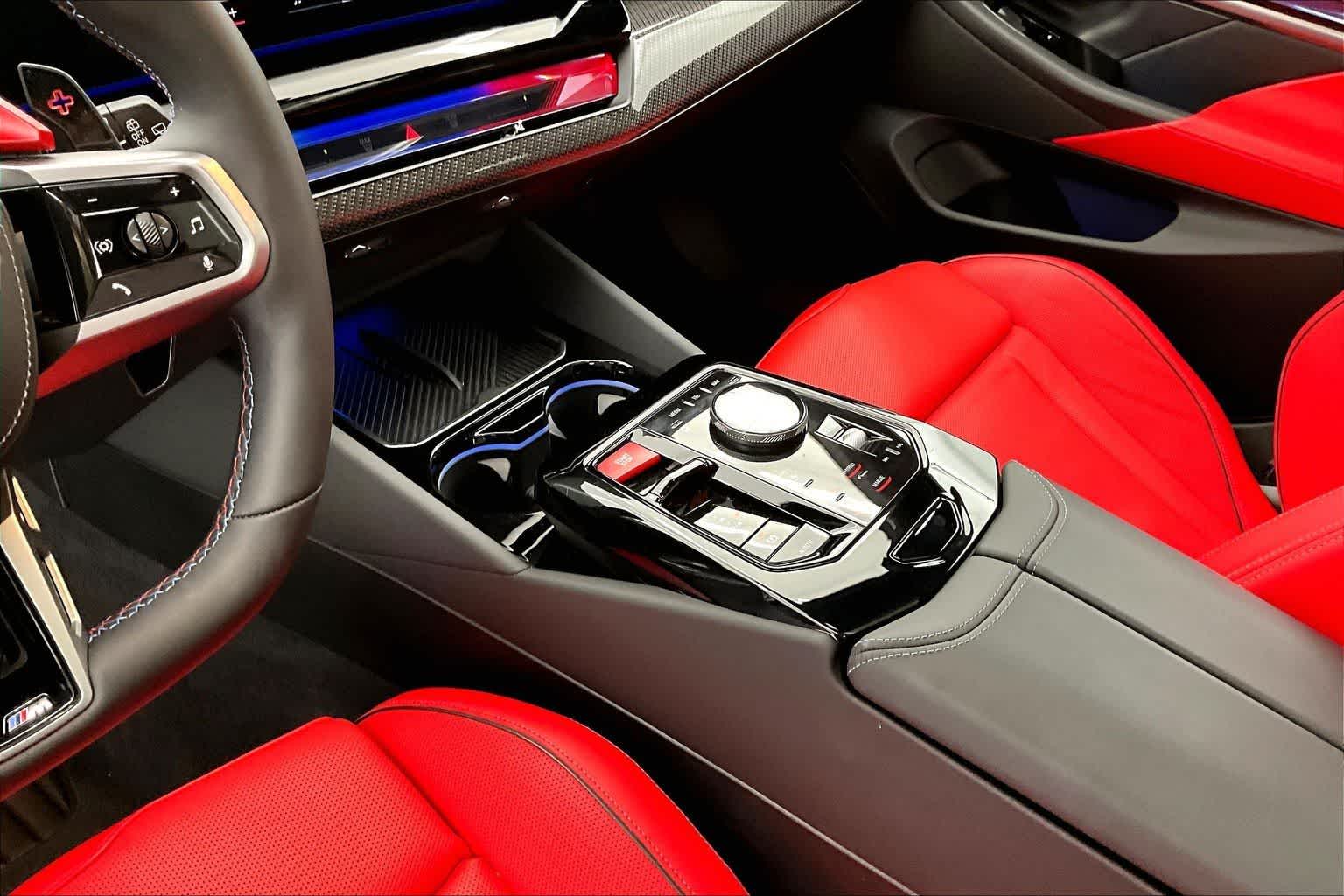 Thumbnail: 2026 BMW M5 - 16