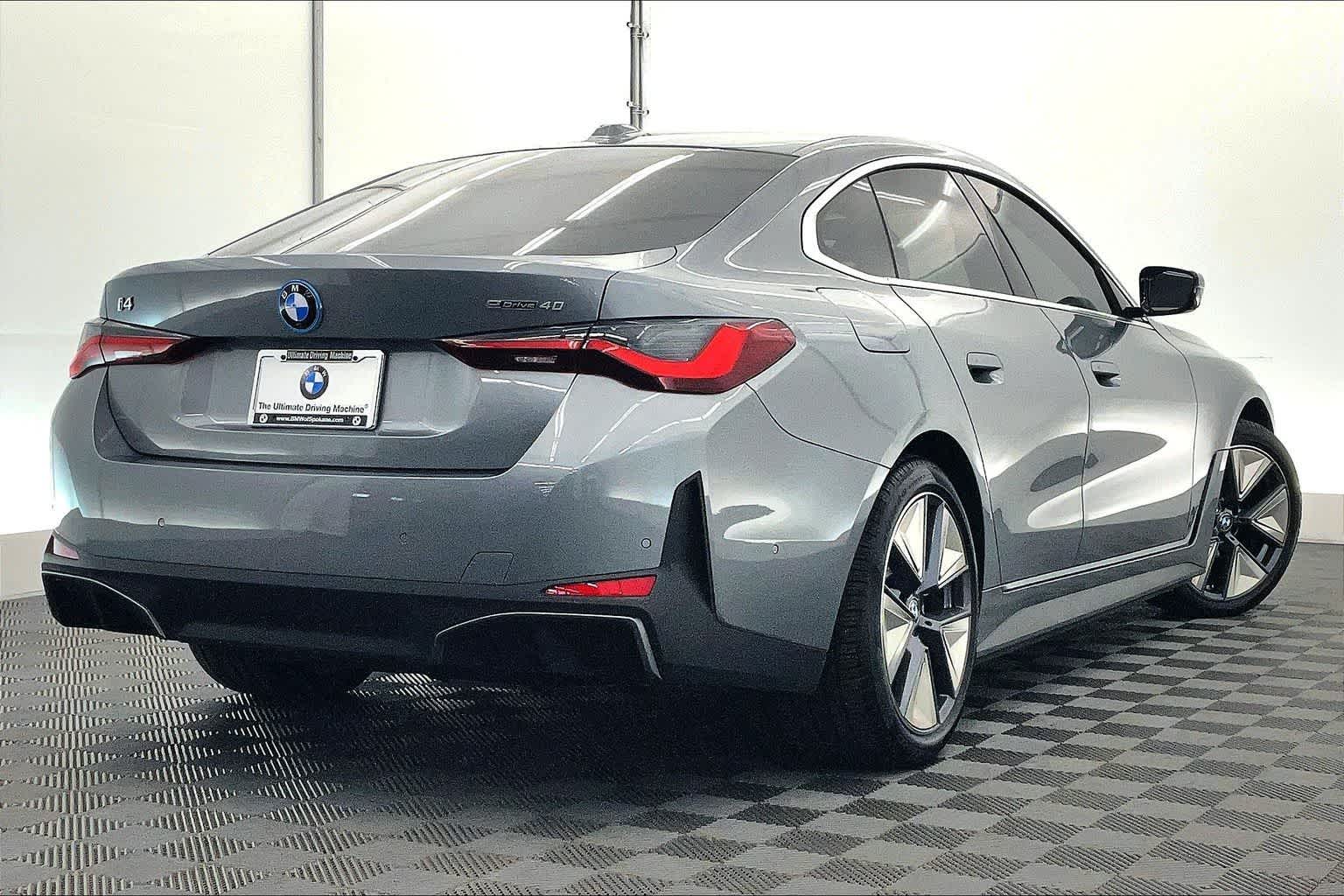 Thumbnail: 2025 BMW i4 - 22