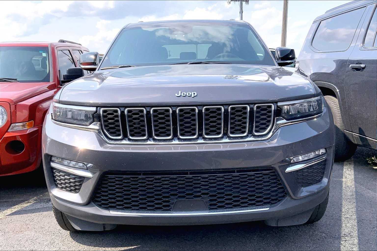 Thumbnail: 2024 Jeep Grand Cherokee - 6