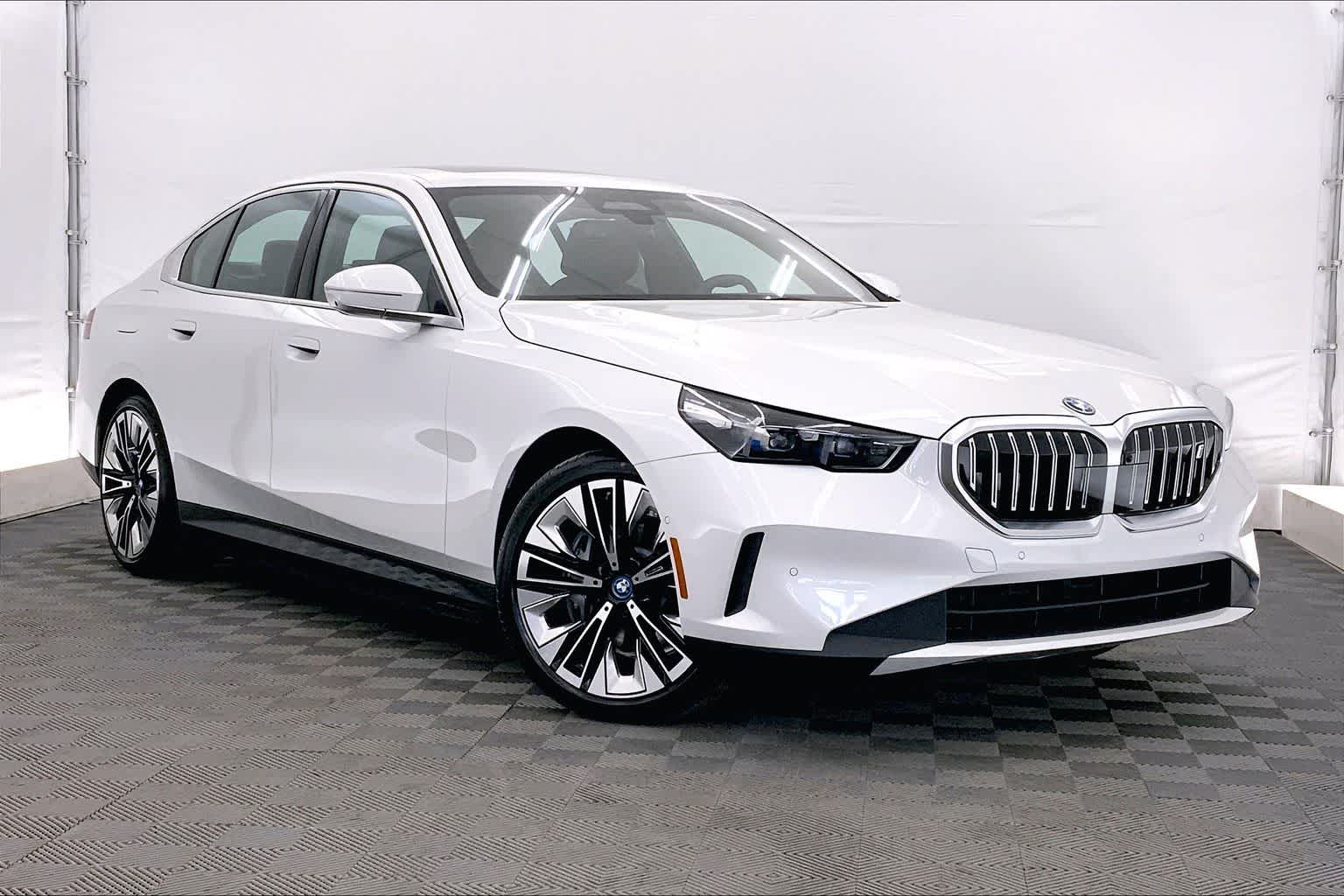 Thumbnail: 2024 BMW i5 - 21