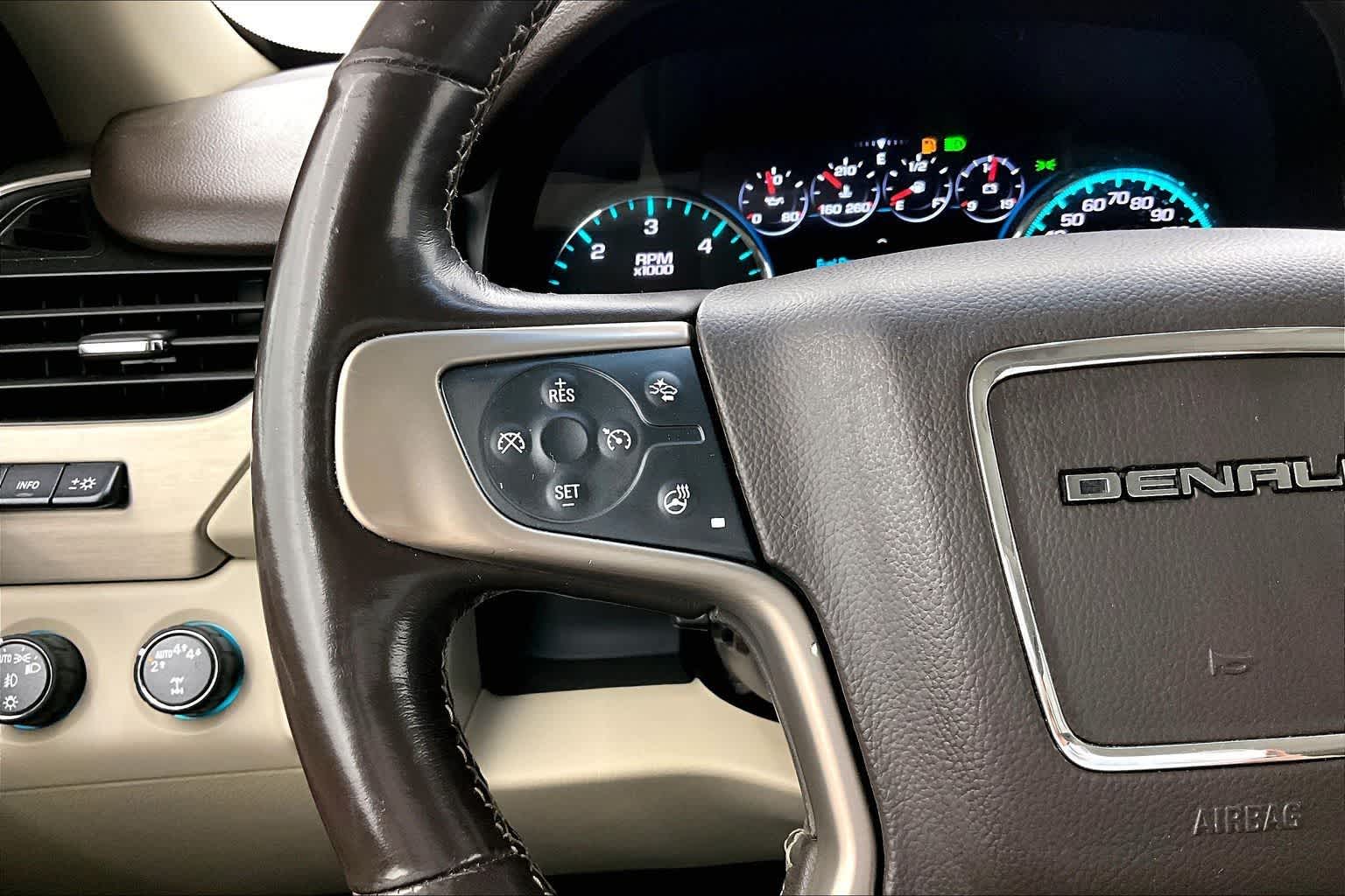 Thumbnail: 2019 GMC Yukon XL - 24