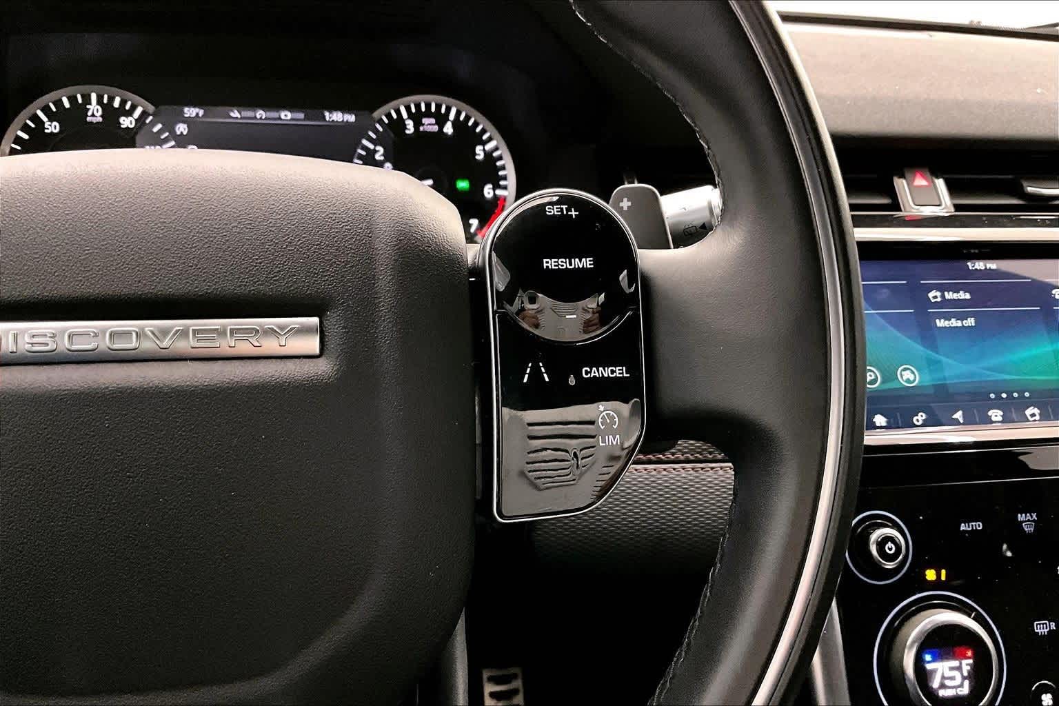 Thumbnail: 2020 Land Rover Discovery Sport - 25