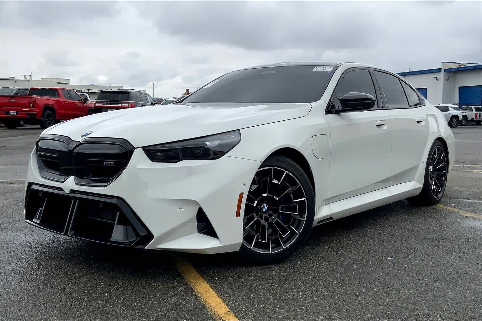 Thumbnail: 2026 BMW M5 - 1