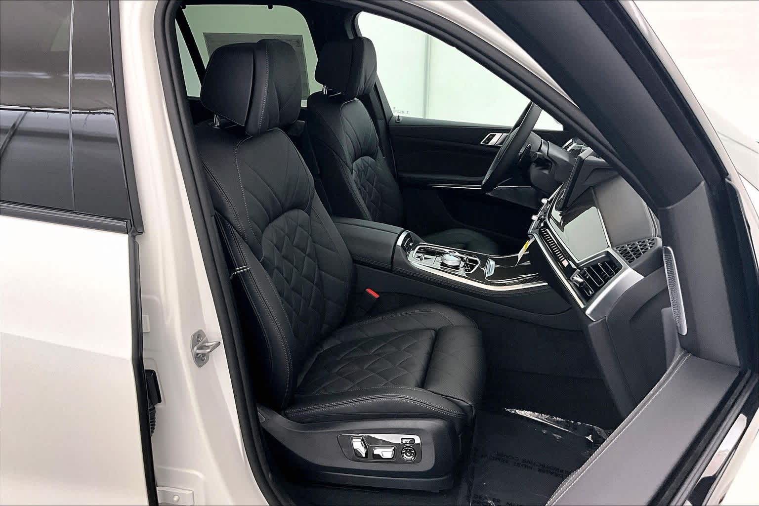 Thumbnail: 2026 BMW X5 - 14