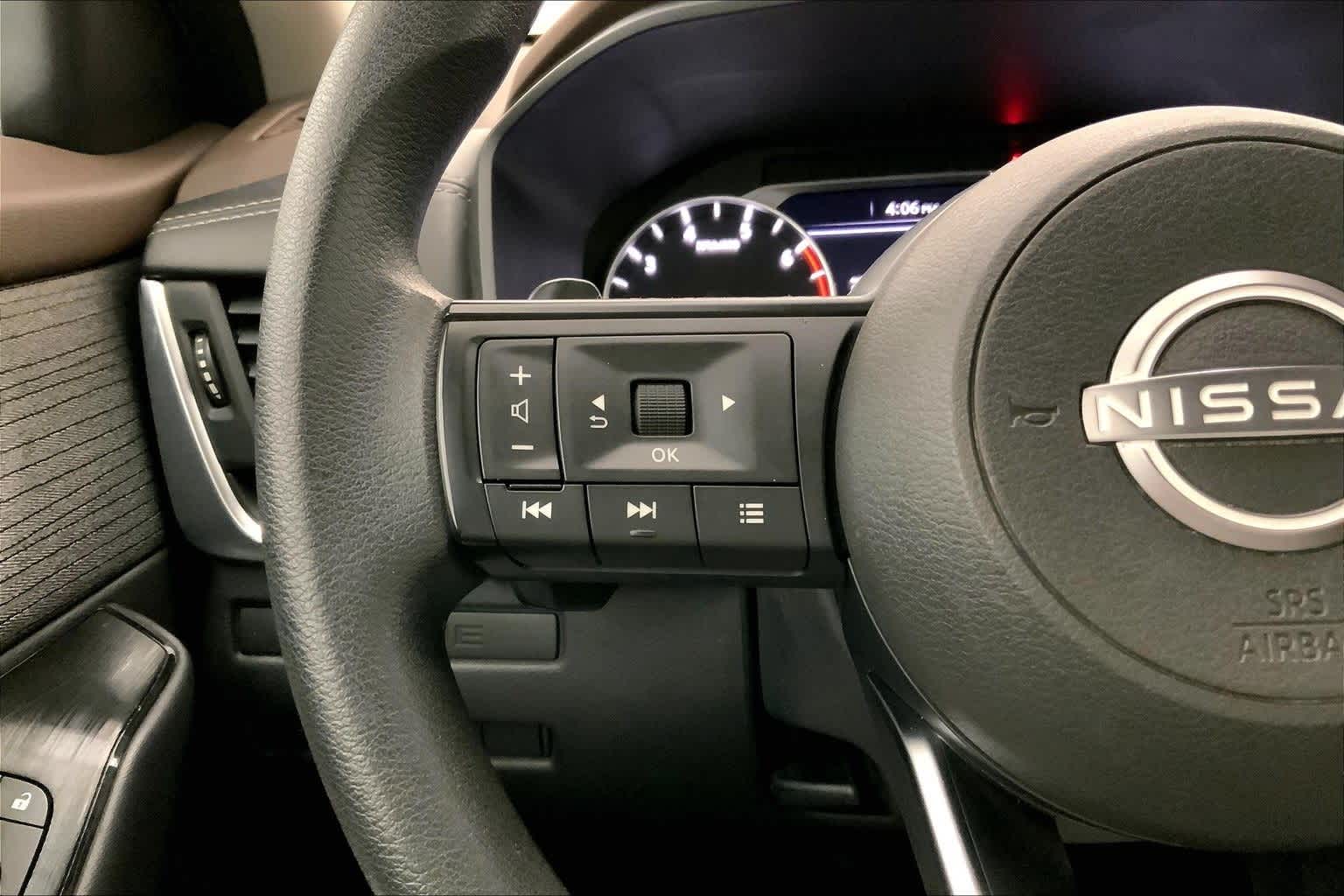 Thumbnail: 2023 Nissan Rogue - 24