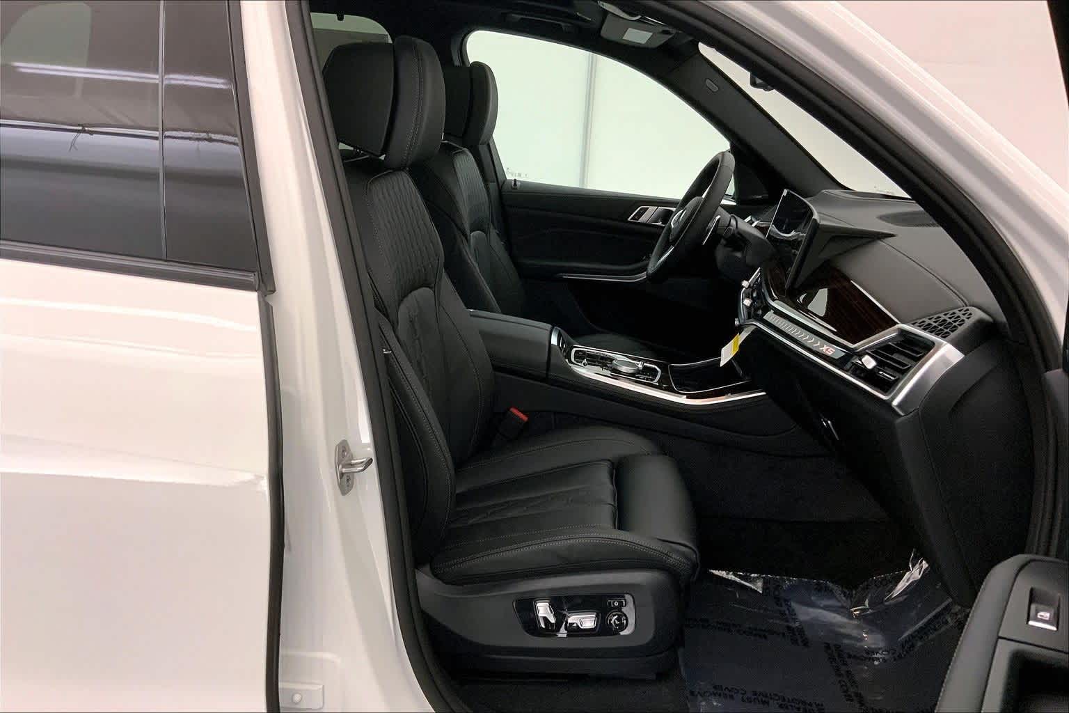 Thumbnail: 2026 BMW X5 - 14