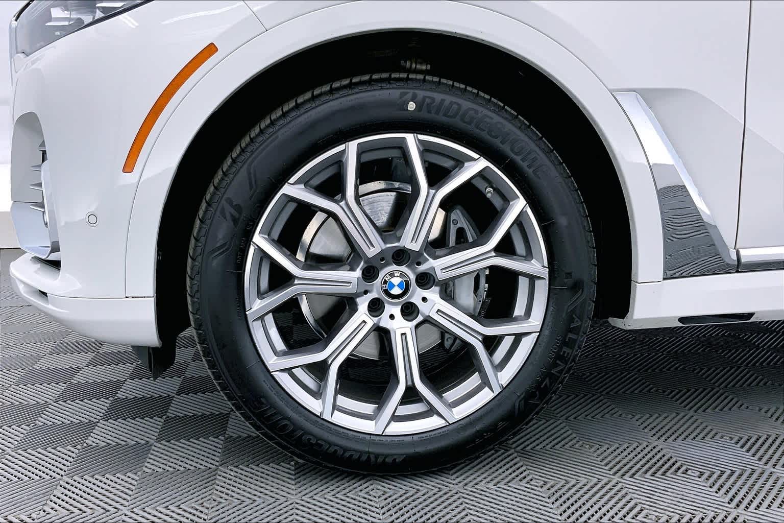 Thumbnail: 2021 BMW X7 - 8