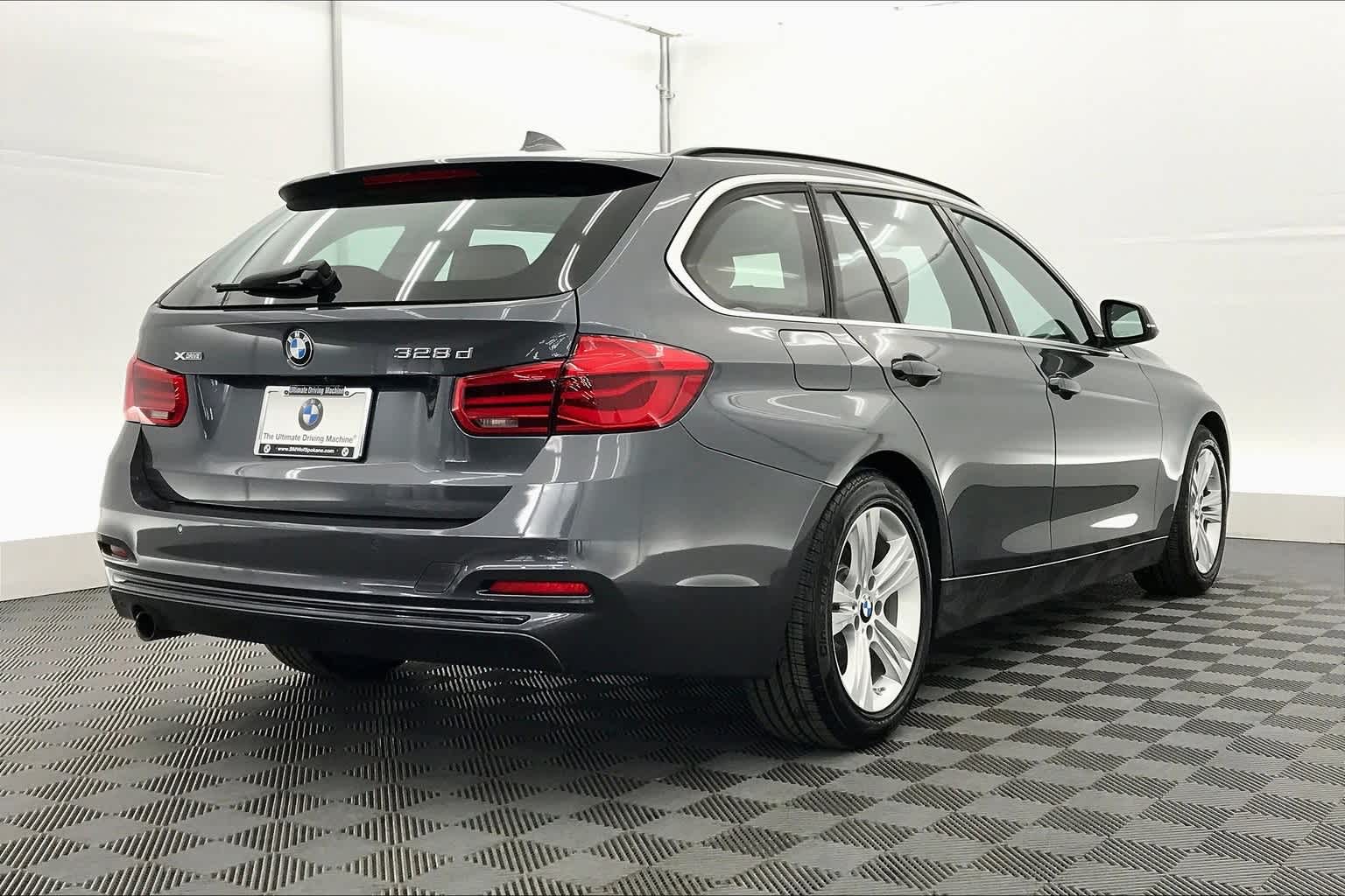 Thumbnail: 2016 BMW 3 Series - 16