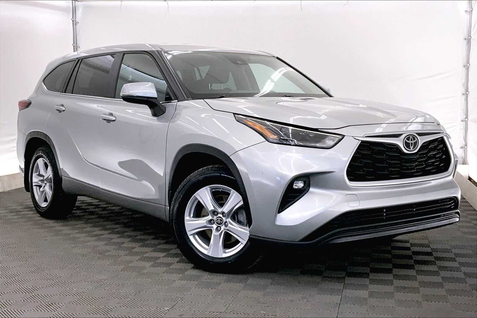 Thumbnail: 2024 Toyota Highlander - 21