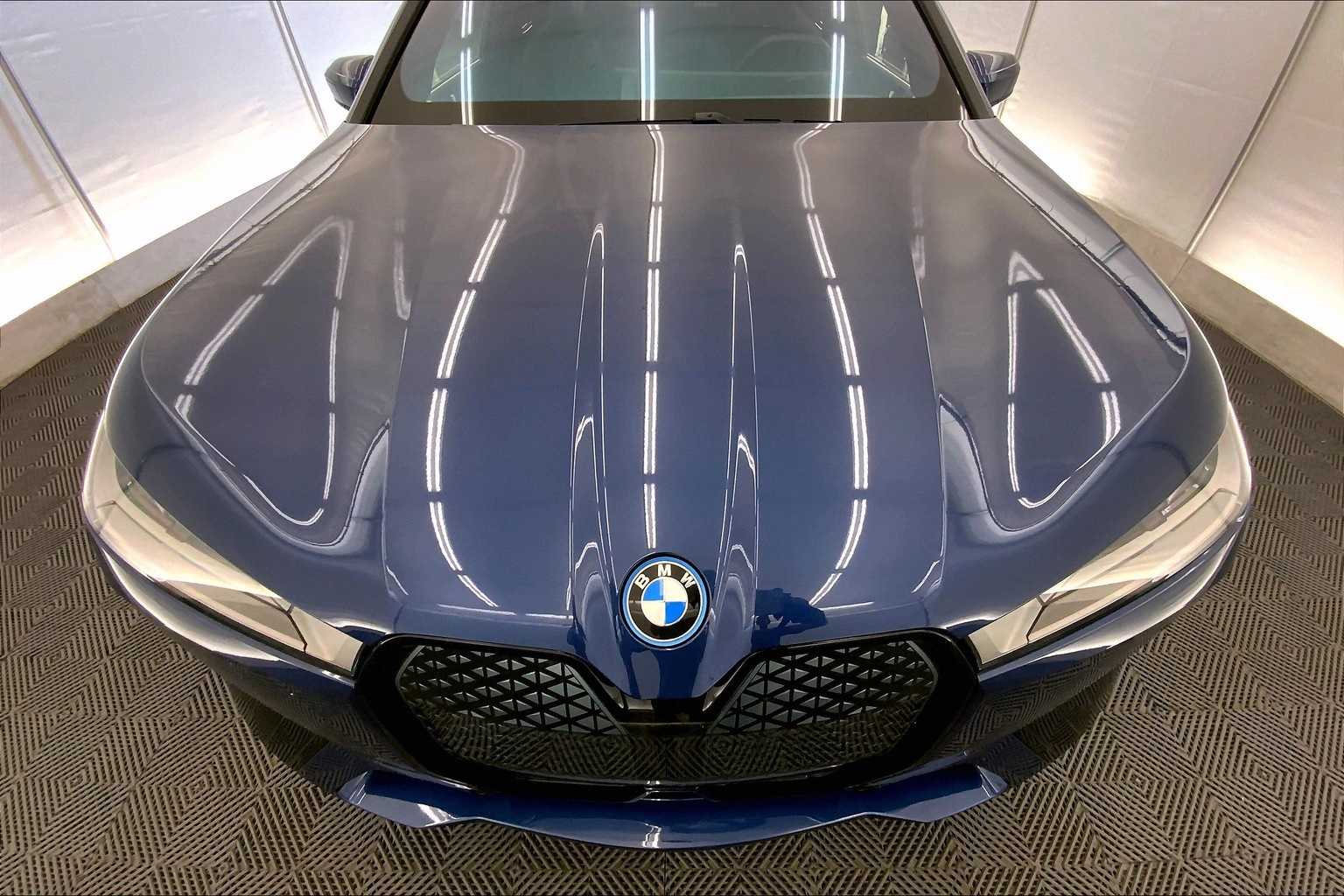 Thumbnail: 2025 BMW iX - 9