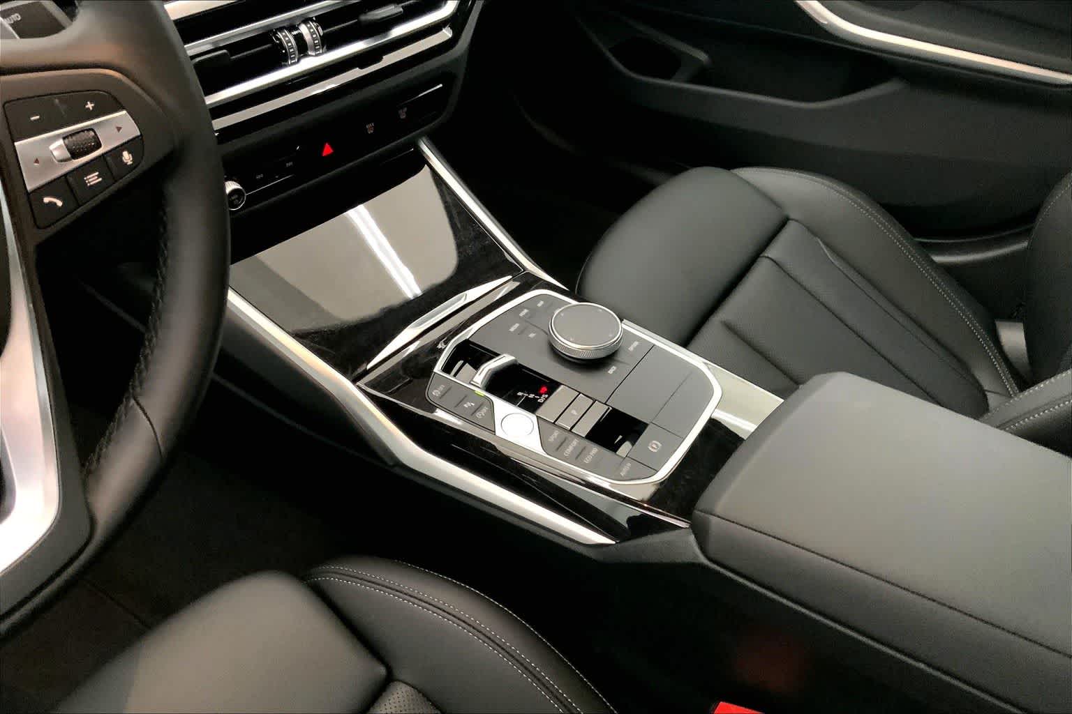 Thumbnail: 2024 BMW 3 Series - 16