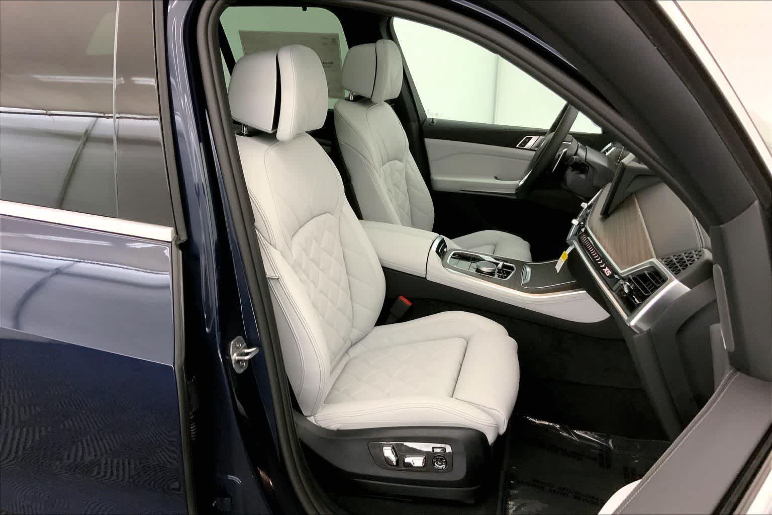 Thumbnail: 2026 BMW X5 - 14