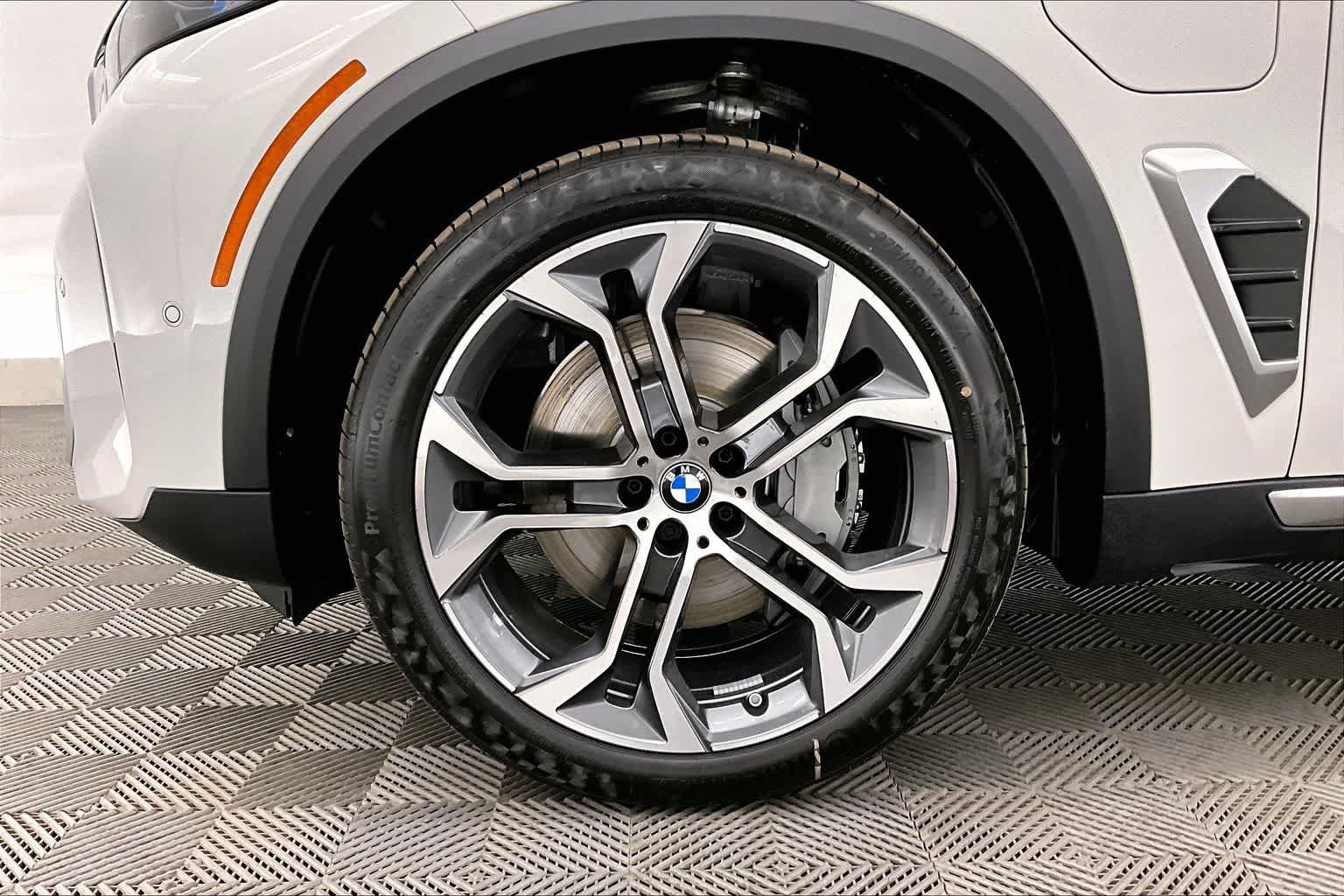 Thumbnail: 2026 BMW X5 - 8