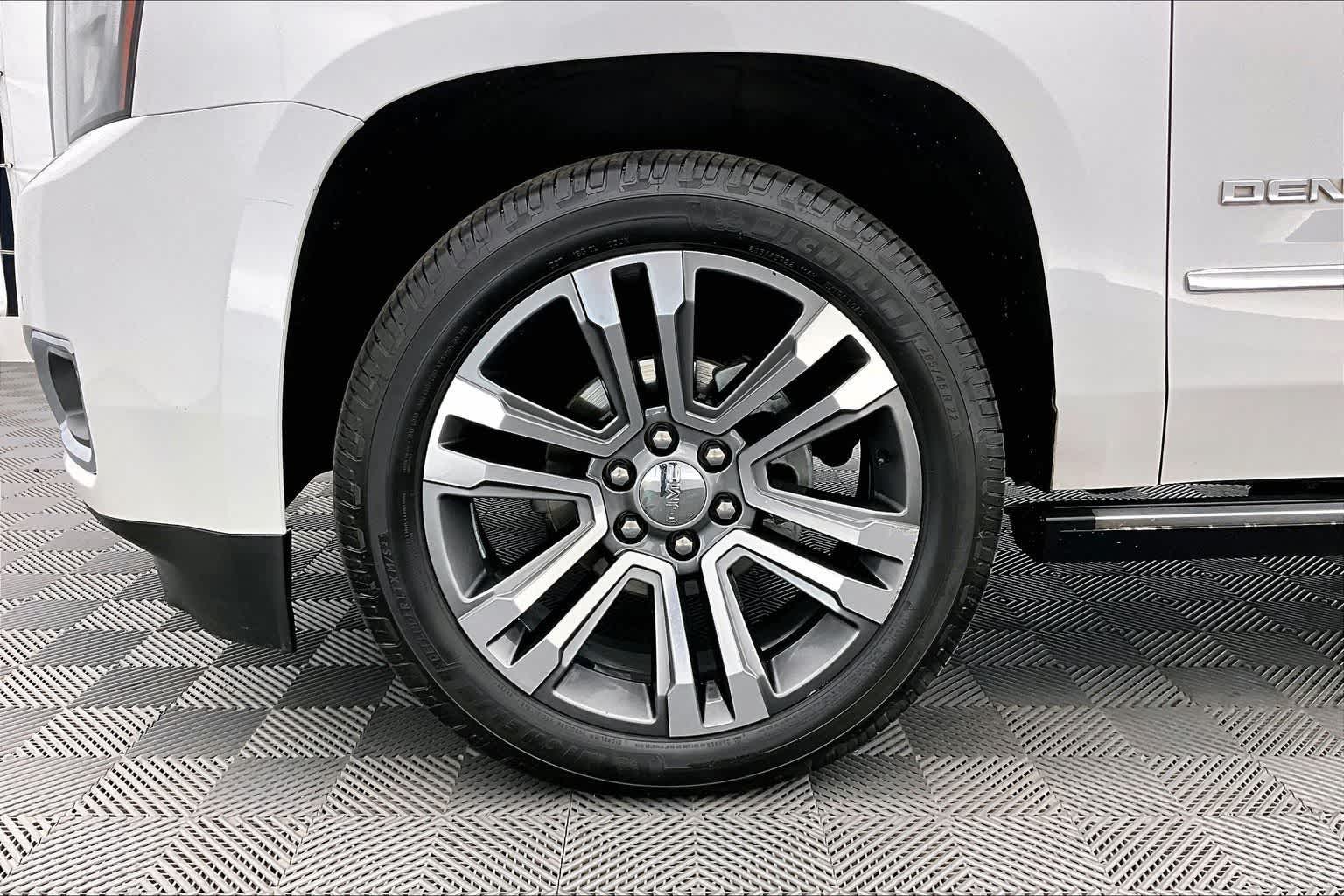 Thumbnail: 2019 GMC Yukon XL - 8